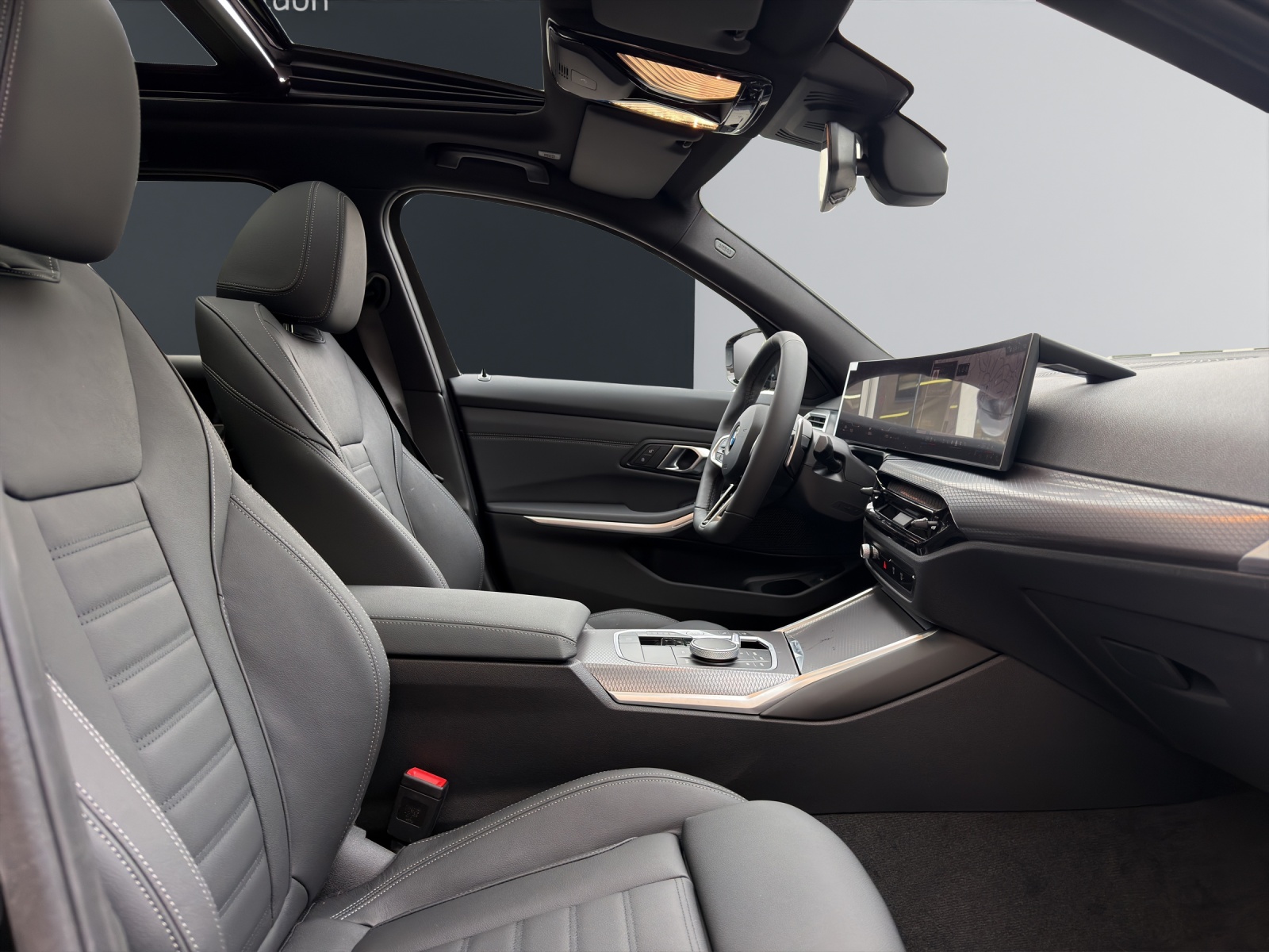 BMW 320d xDrive SAG Touring-image-13