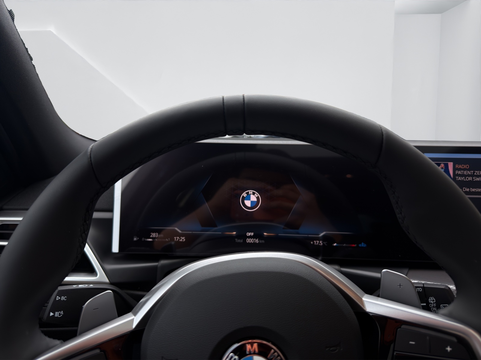 BMW 320d xDrive SAG Touring-image-18