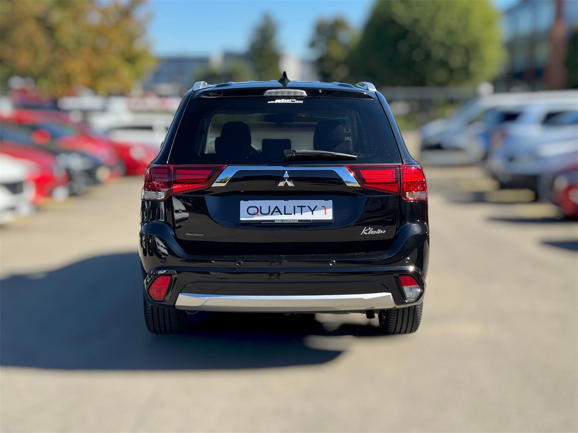 MITSUBISHI Outlander 2.0 PHEV Diamond 4WD Automatic-image-4