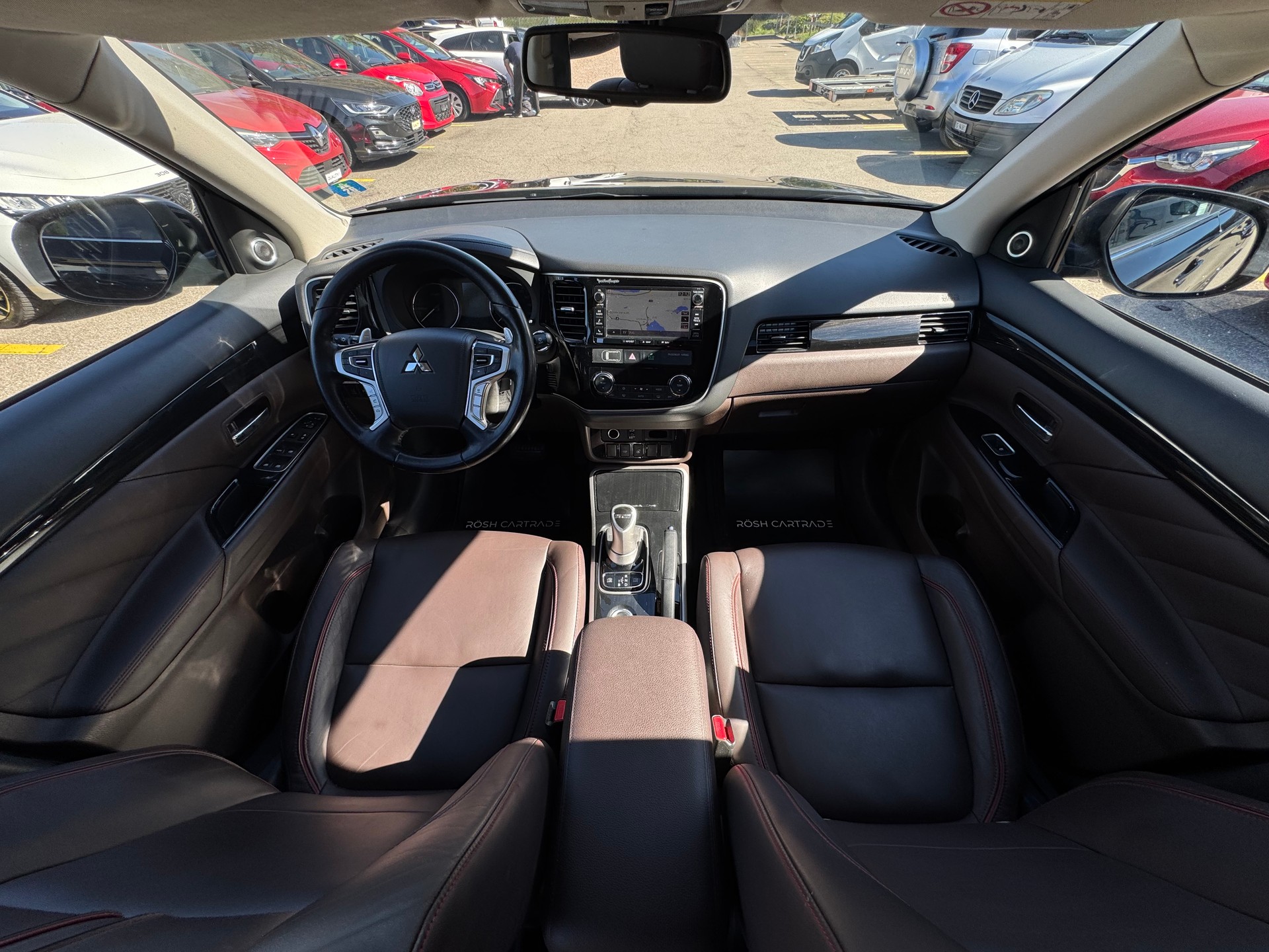MITSUBISHI Outlander 2.0 PHEV Diamond 4WD Automatic-image-10