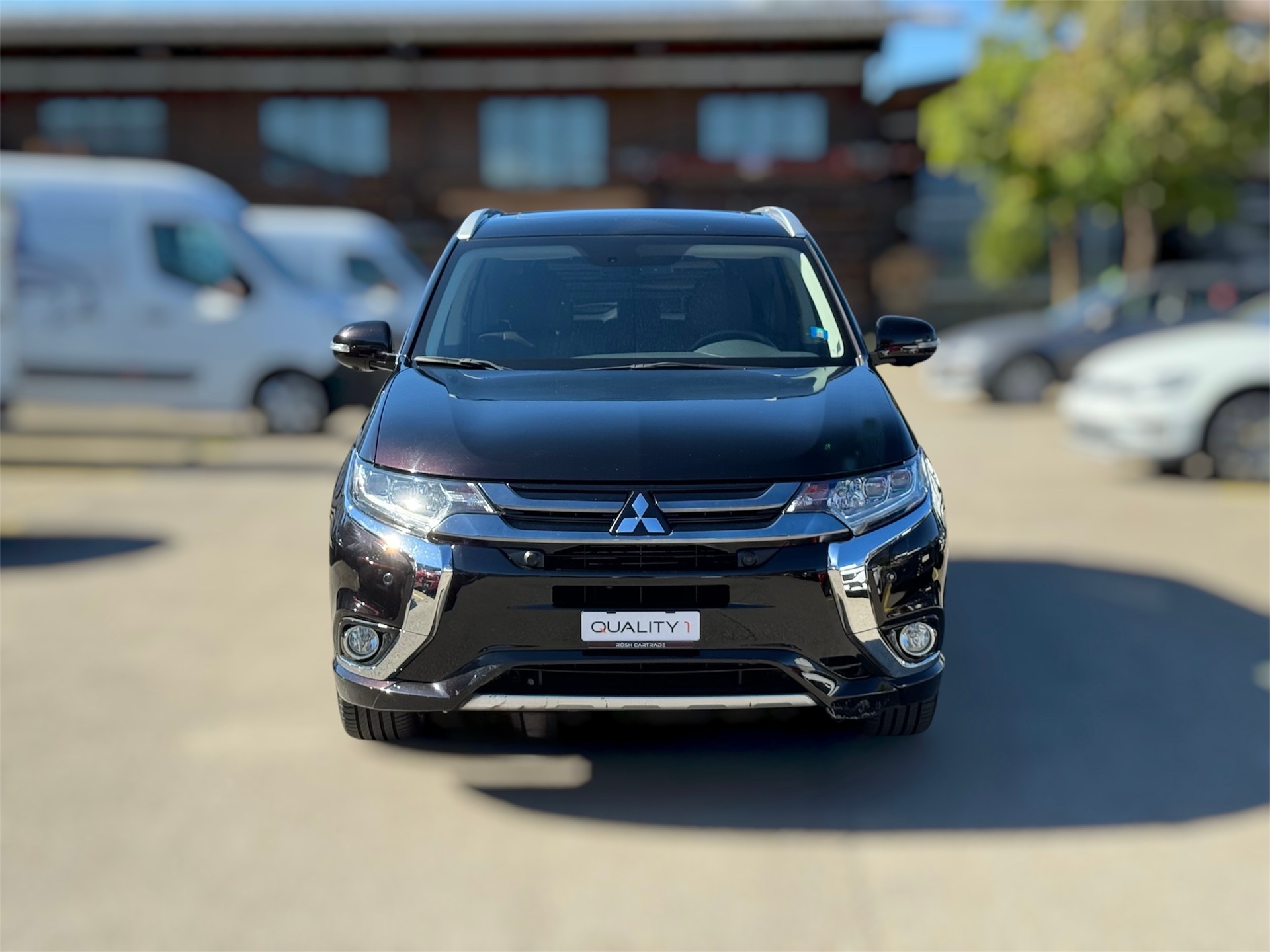 MITSUBISHI Outlander 2.0 PHEV Diamond 4WD Automatic-image-1