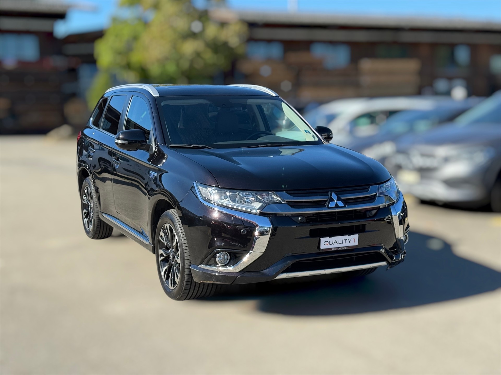 MITSUBISHI Outlander 2.0 PHEV Diamond 4WD Automatic-image-0
