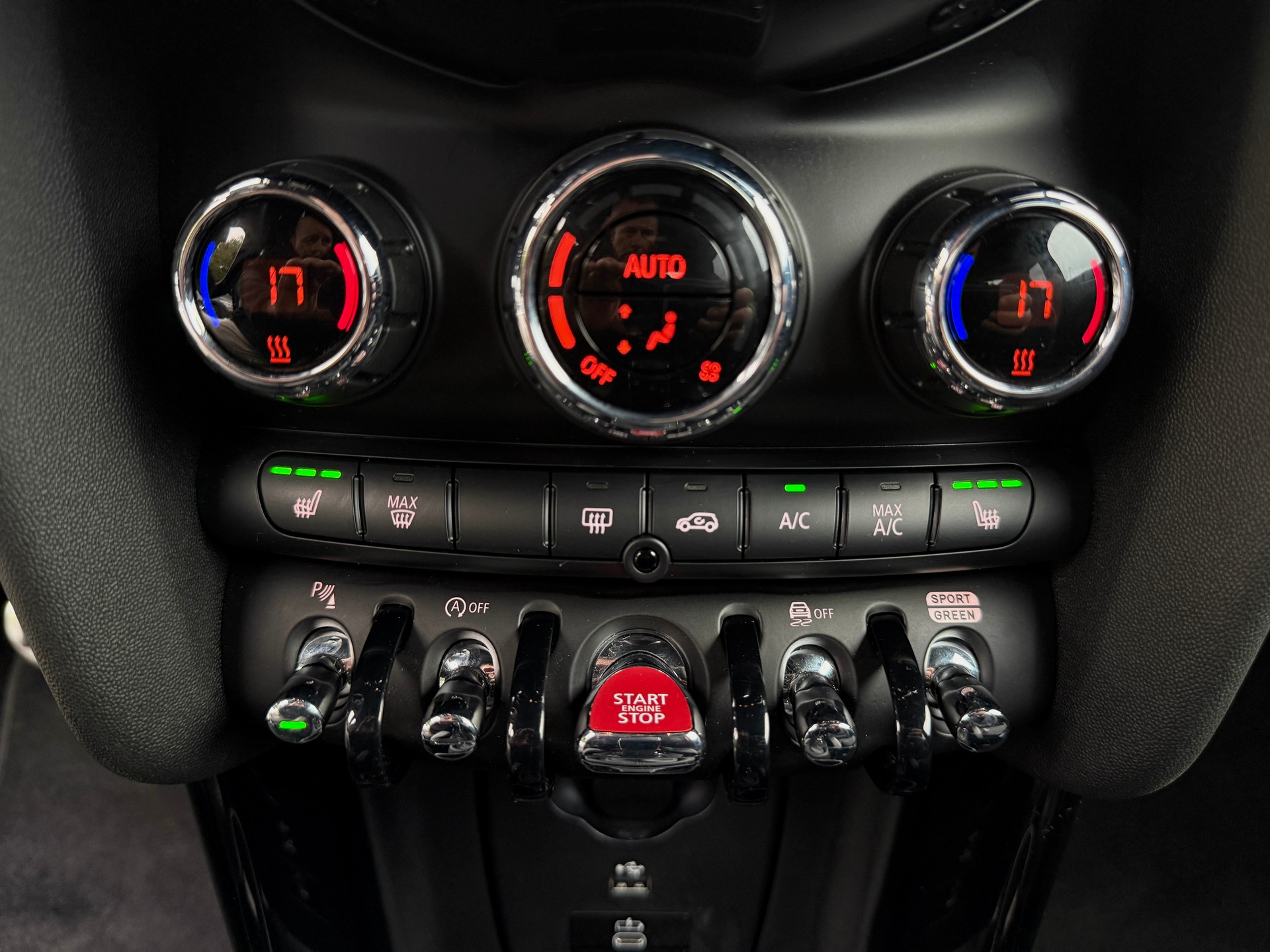 MINI Cooper John Cooper Works Steptronic Kraftvolle 231 PS-image-18