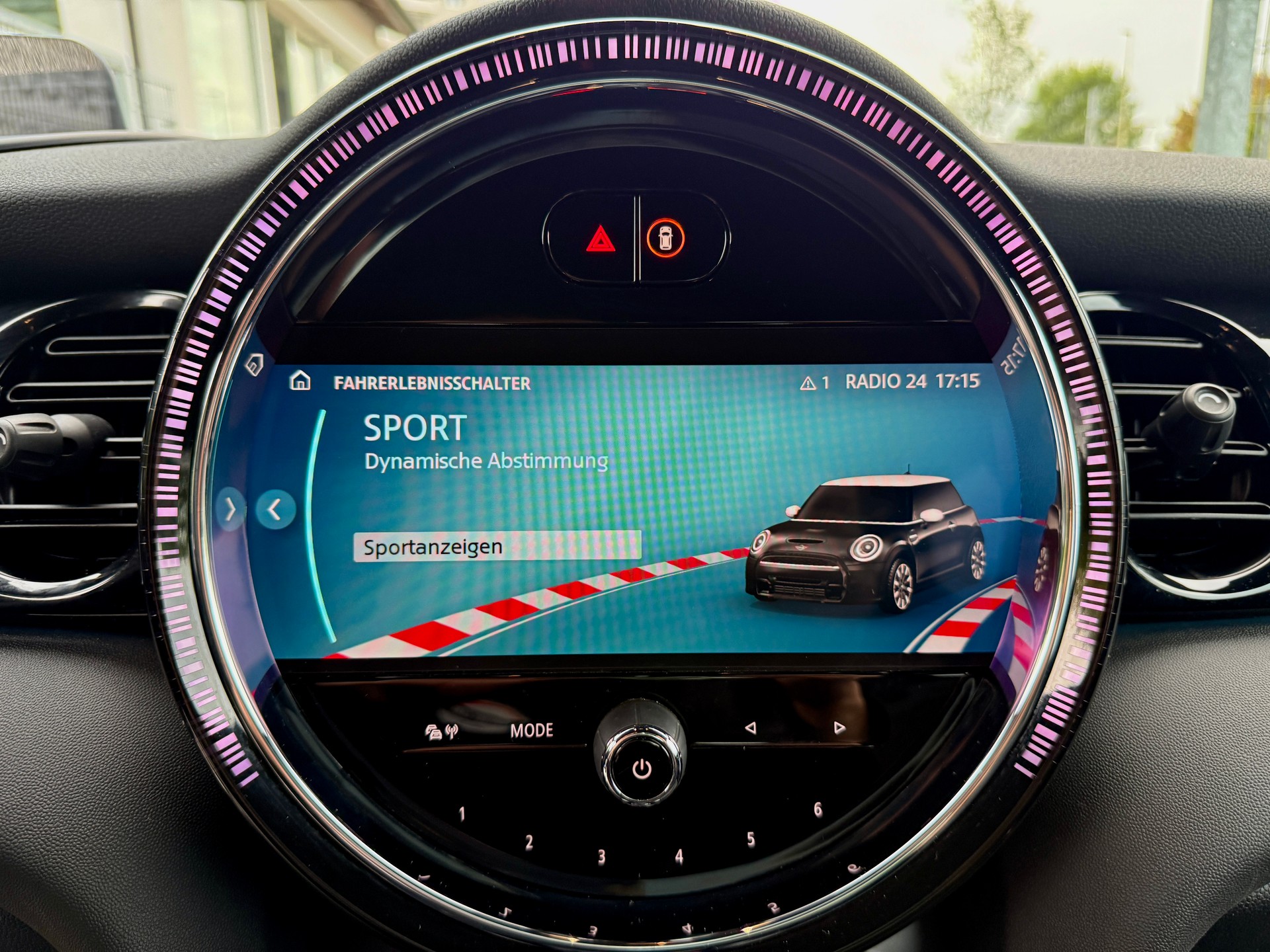 MINI Cooper John Cooper Works Steptronic Kraftvolle 231 PS-image-17