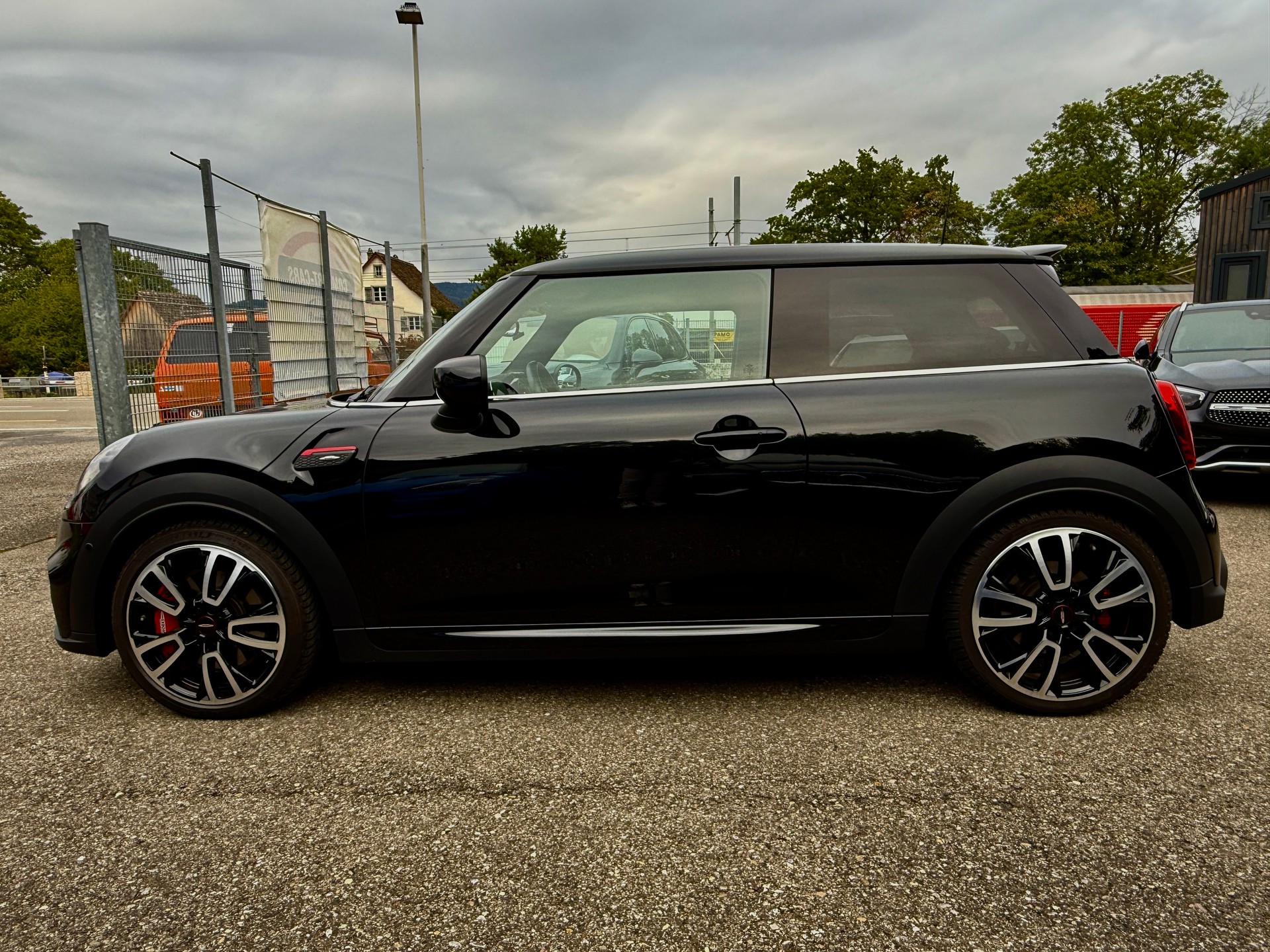 MINI Cooper John Cooper Works Steptronic Kraftvolle 231 PS-image-3