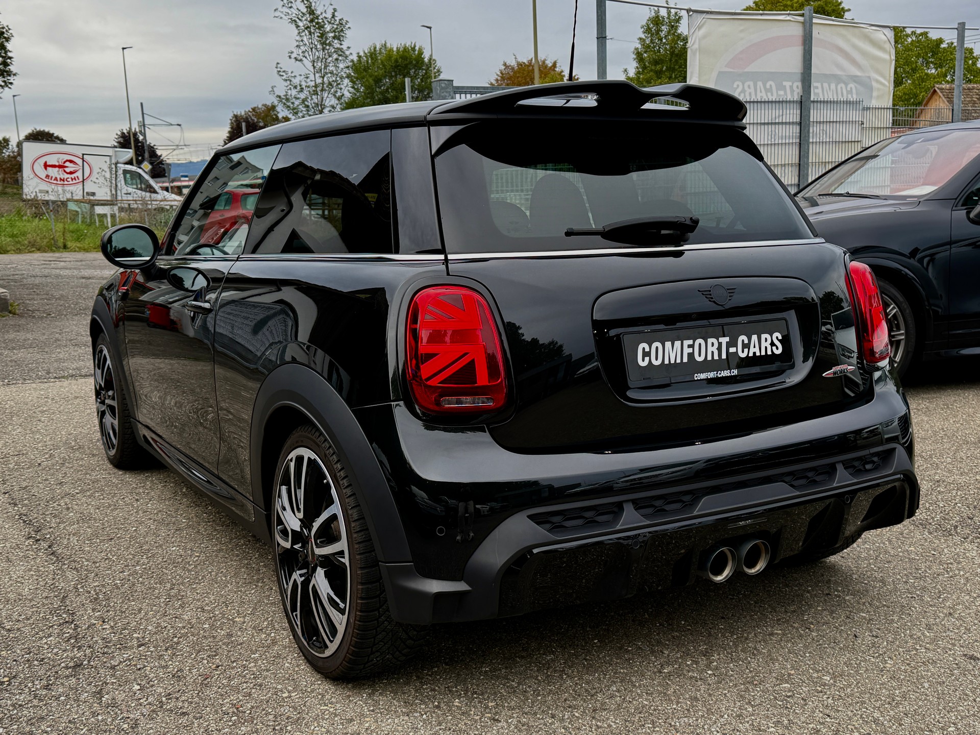 MINI Cooper John Cooper Works Steptronic Kraftvolle 231 PS-image-4