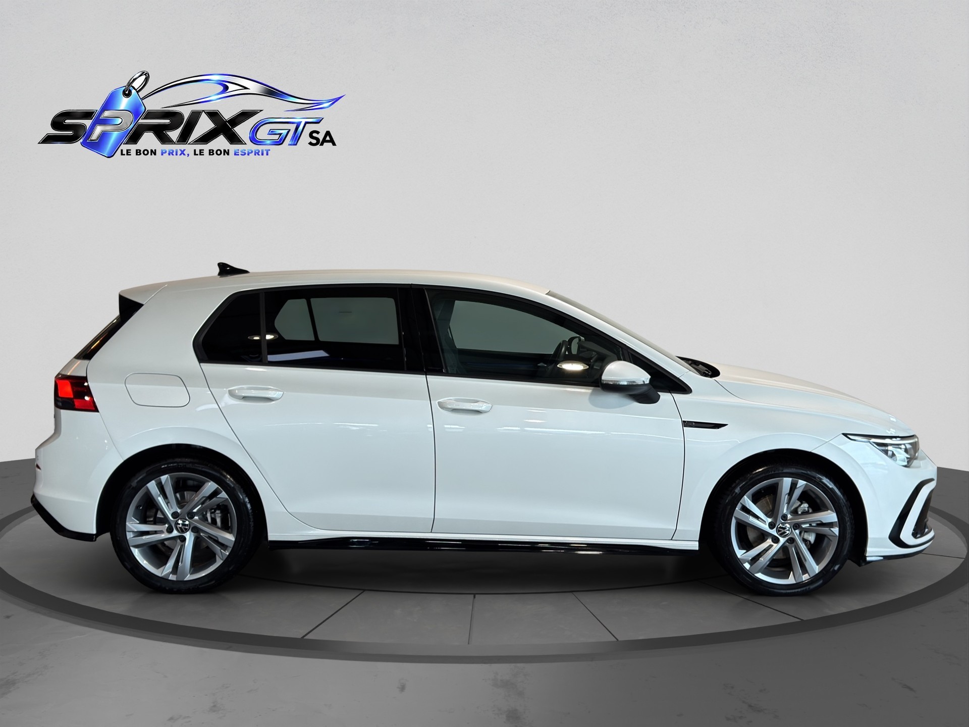VW Golf 1.5 eTSI mHEV ACT R-Line DSG-image-5