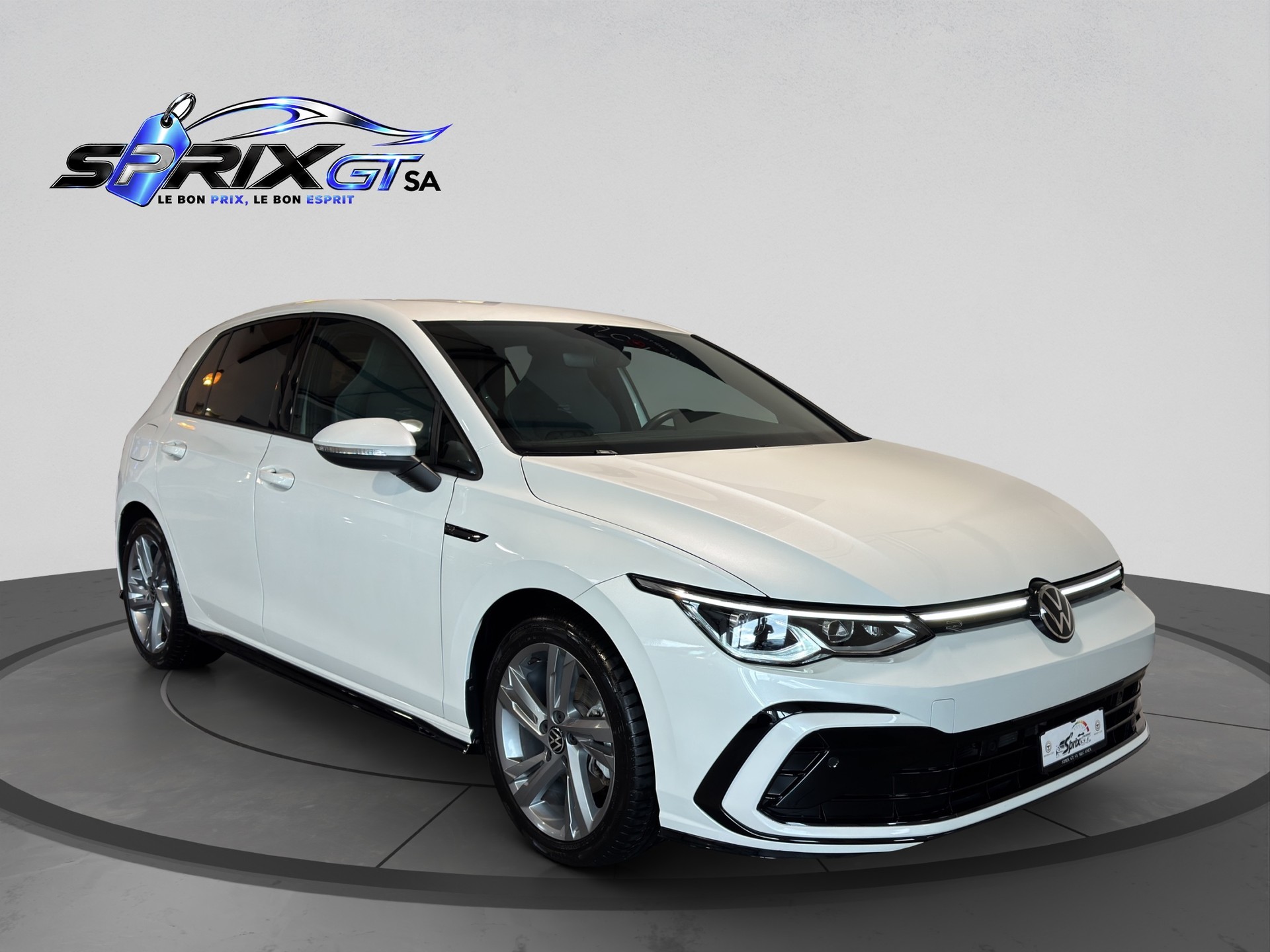 VW Golf 1.5 eTSI mHEV ACT R-Line DSG-image-6