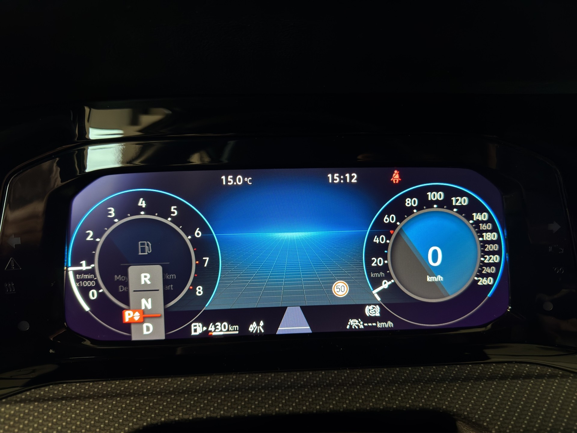 VW Golf 1.5 eTSI mHEV ACT R-Line DSG-image-10