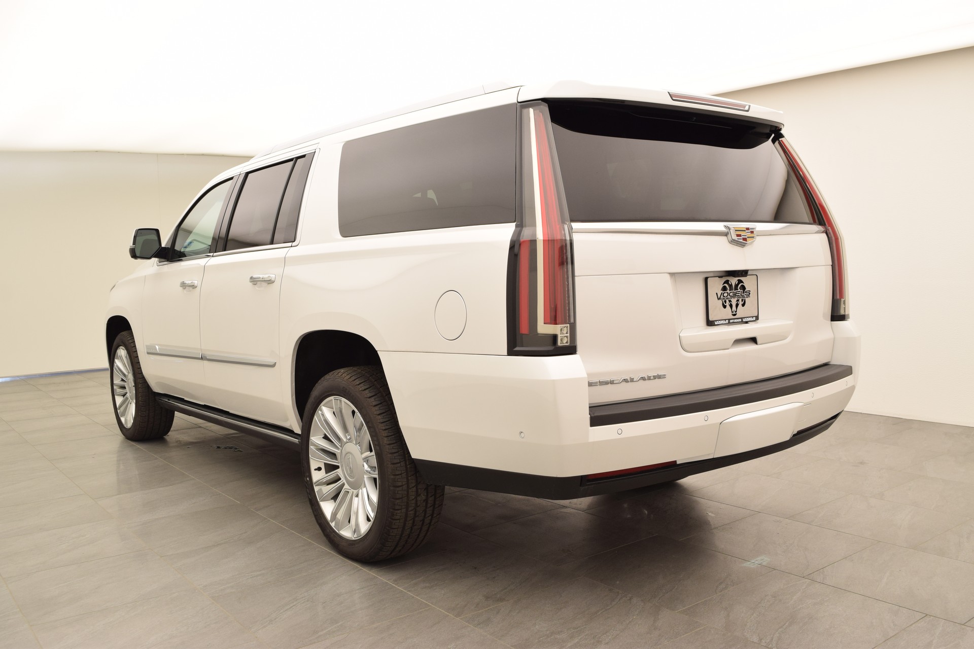 CADILLAC Escalade 6.2 ESV Platinum-image-7
