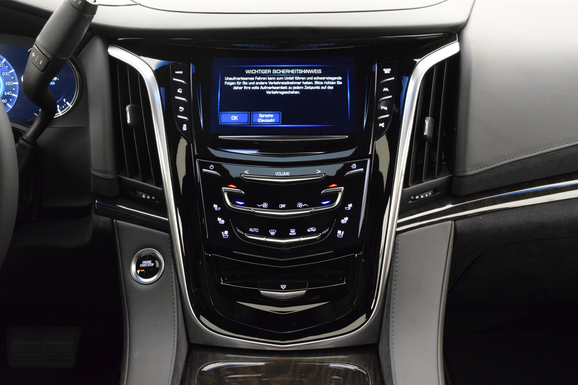 CADILLAC Escalade 6.2 ESV Platinum-image-11