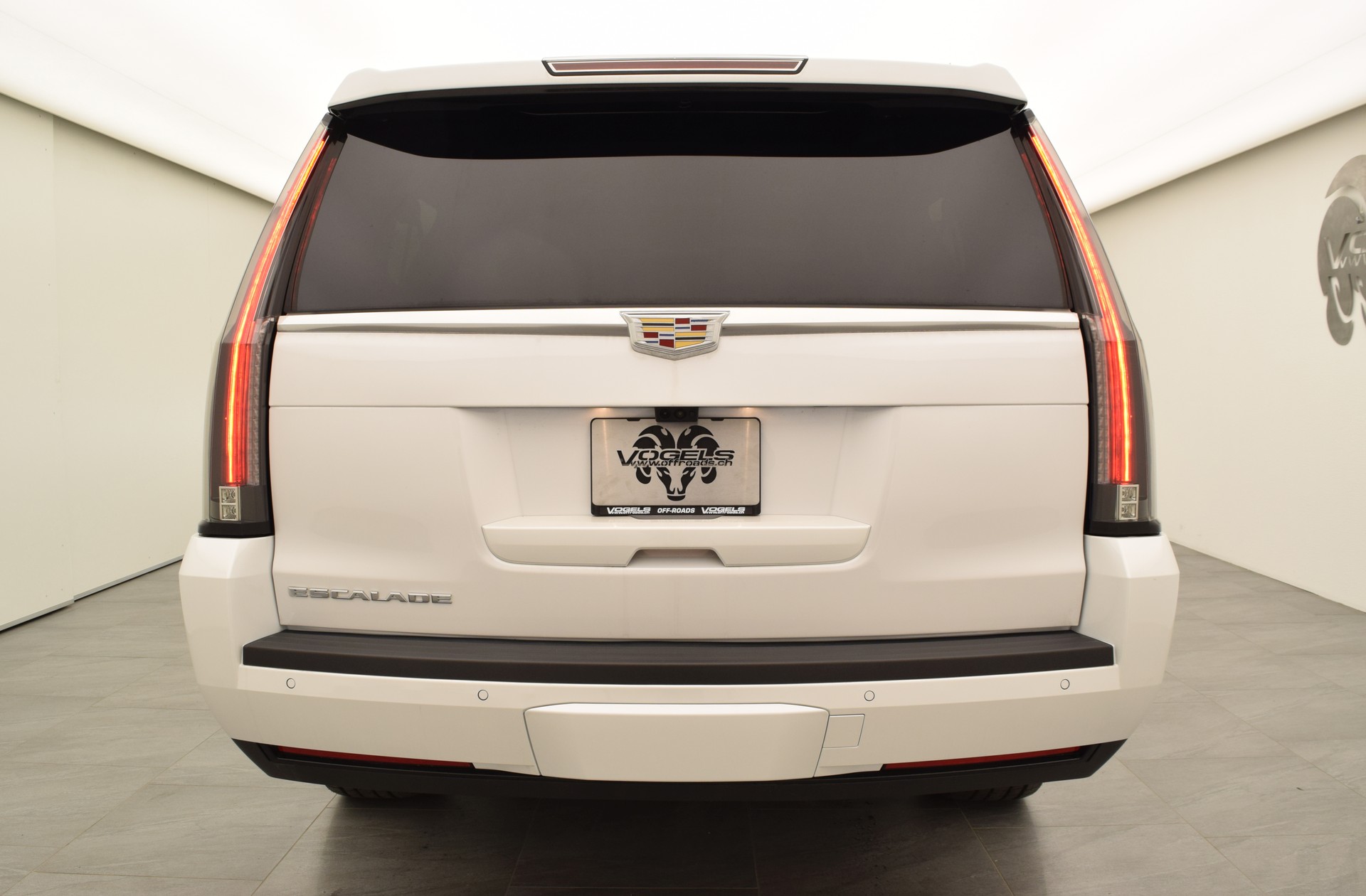 CADILLAC Escalade 6.2 ESV Platinum-image-5