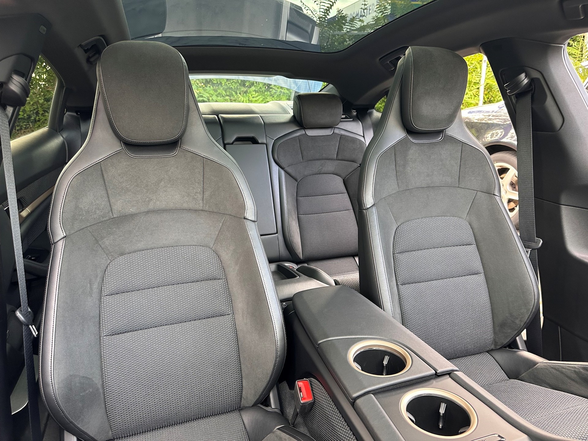 PORSCHE Taycan 4S-image-16