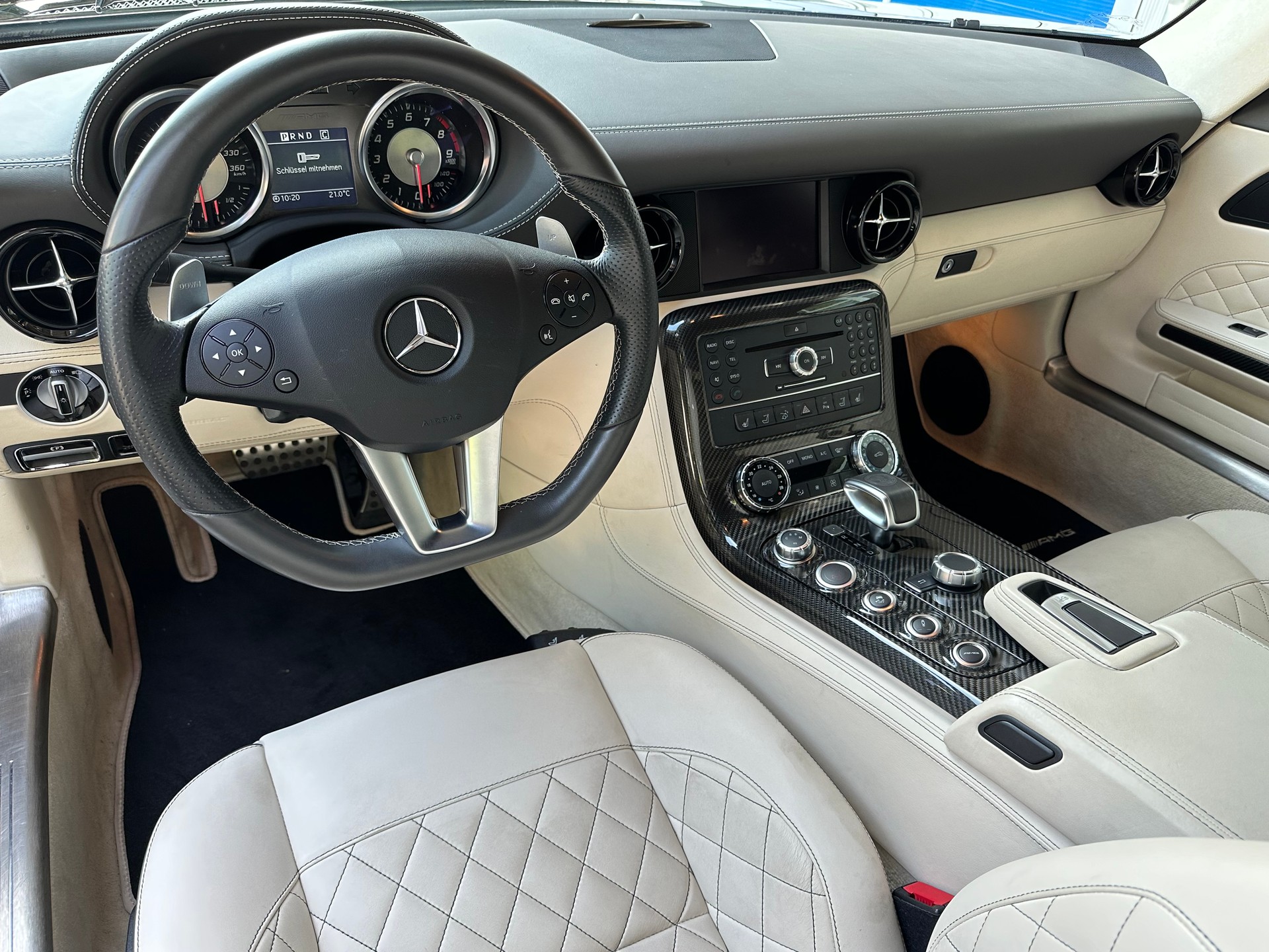 MERCEDES-BENZ SLS 63 AMG GT Roadster-image-9