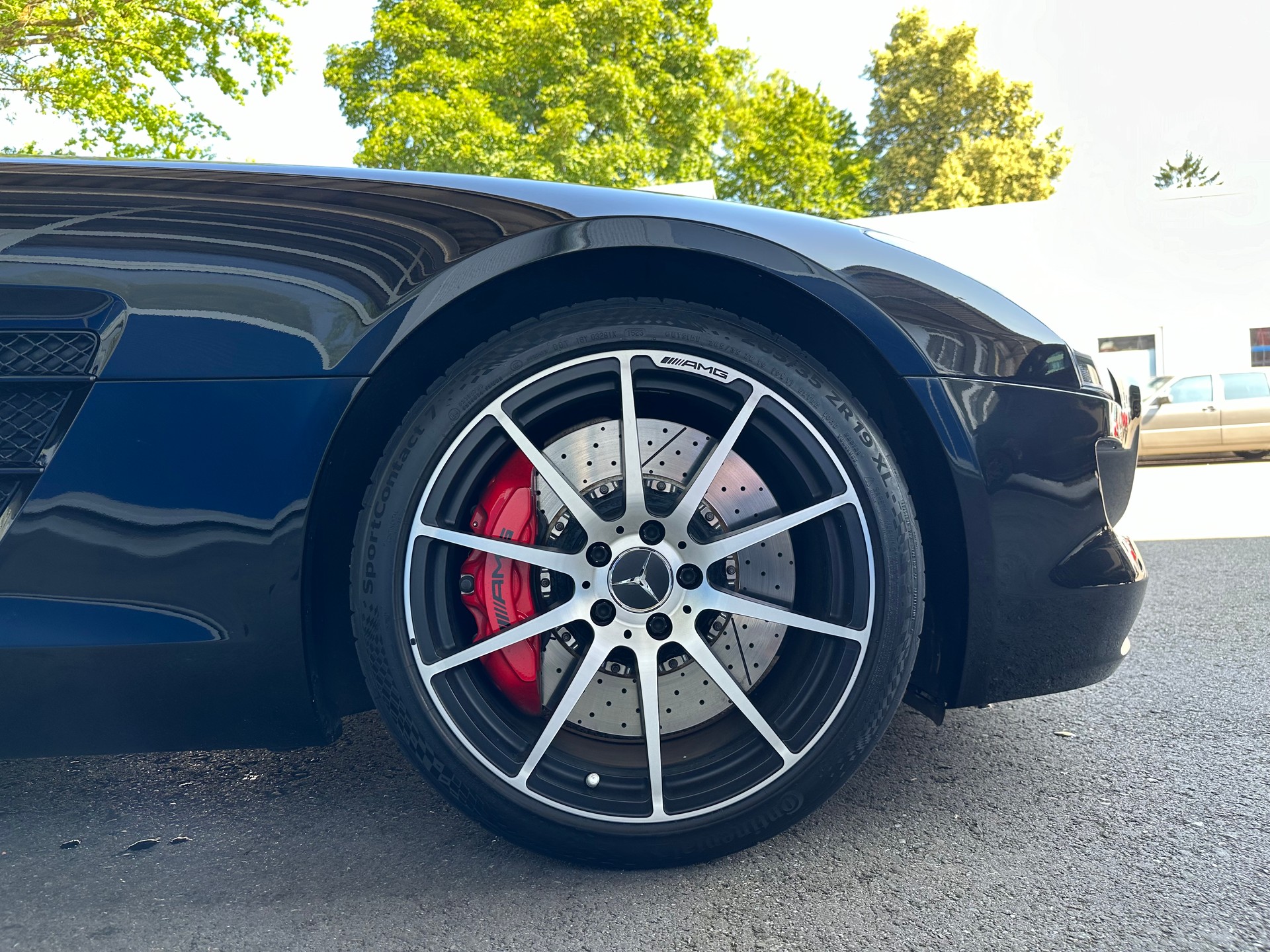 MERCEDES-BENZ SLS 63 AMG GT Roadster-image-6