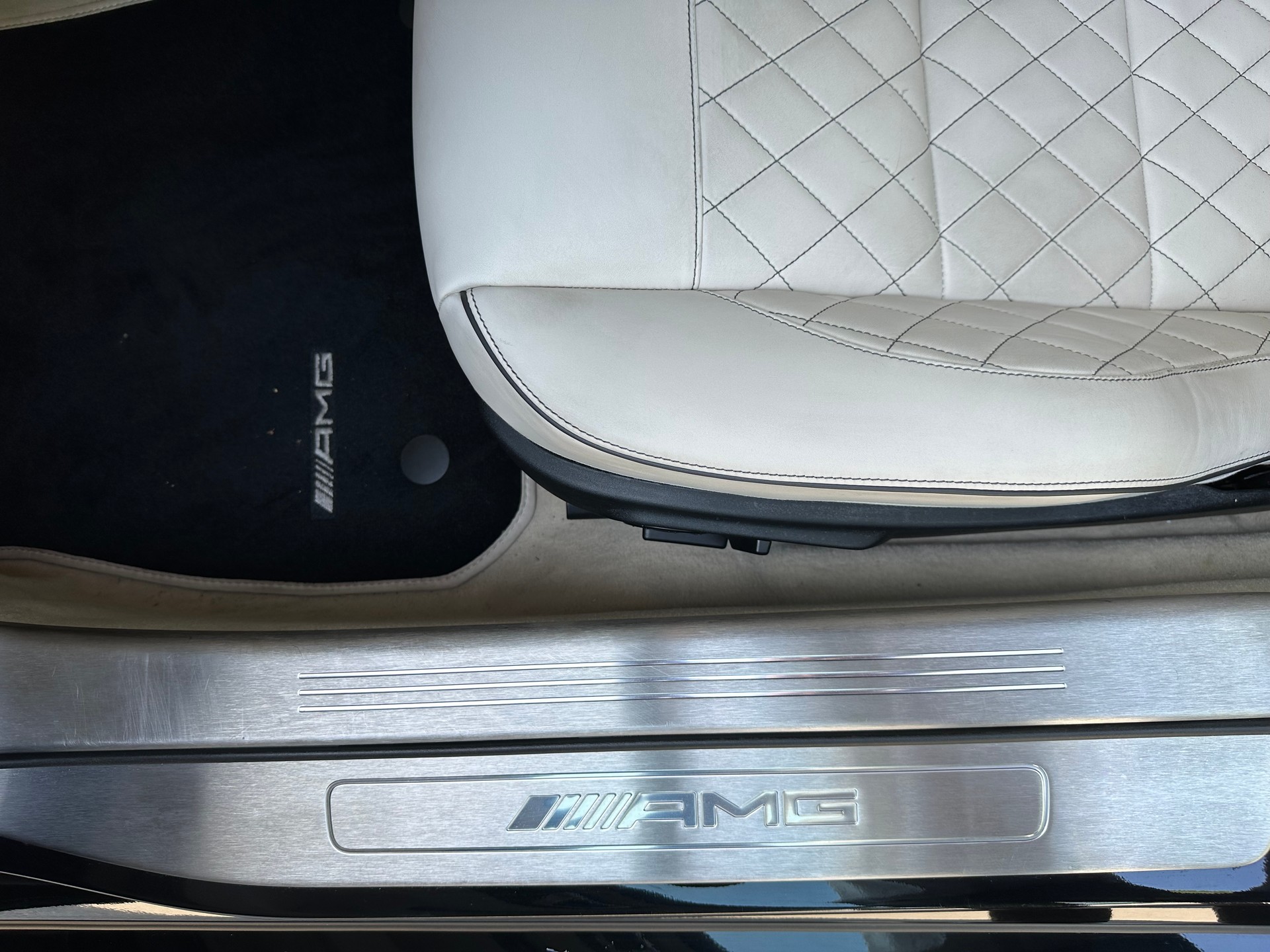 MERCEDES-BENZ SLS 63 AMG GT Roadster-image-12