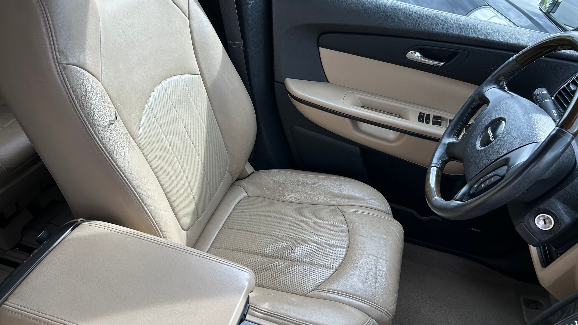 GMC Acadia 3.6 AWD-image-5