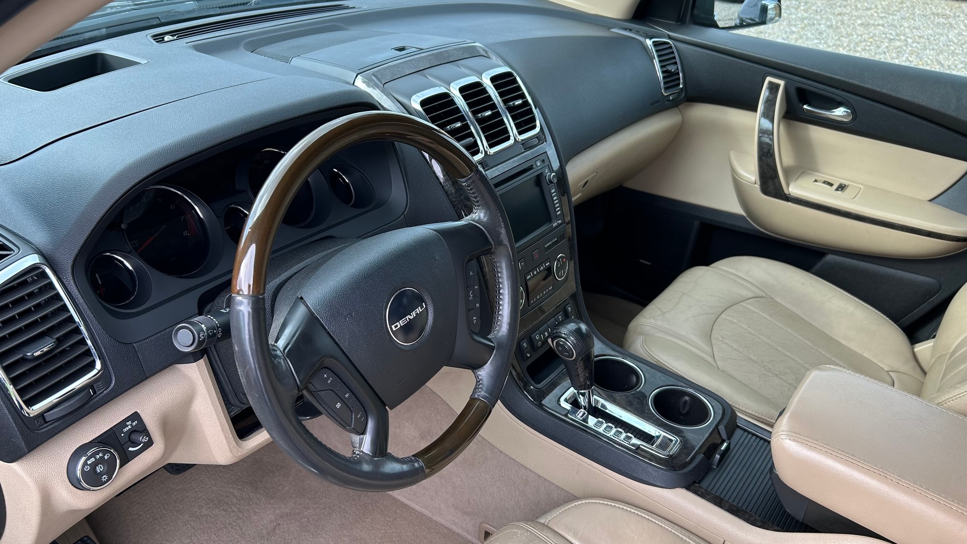 GMC Acadia 3.6 AWD-image-3