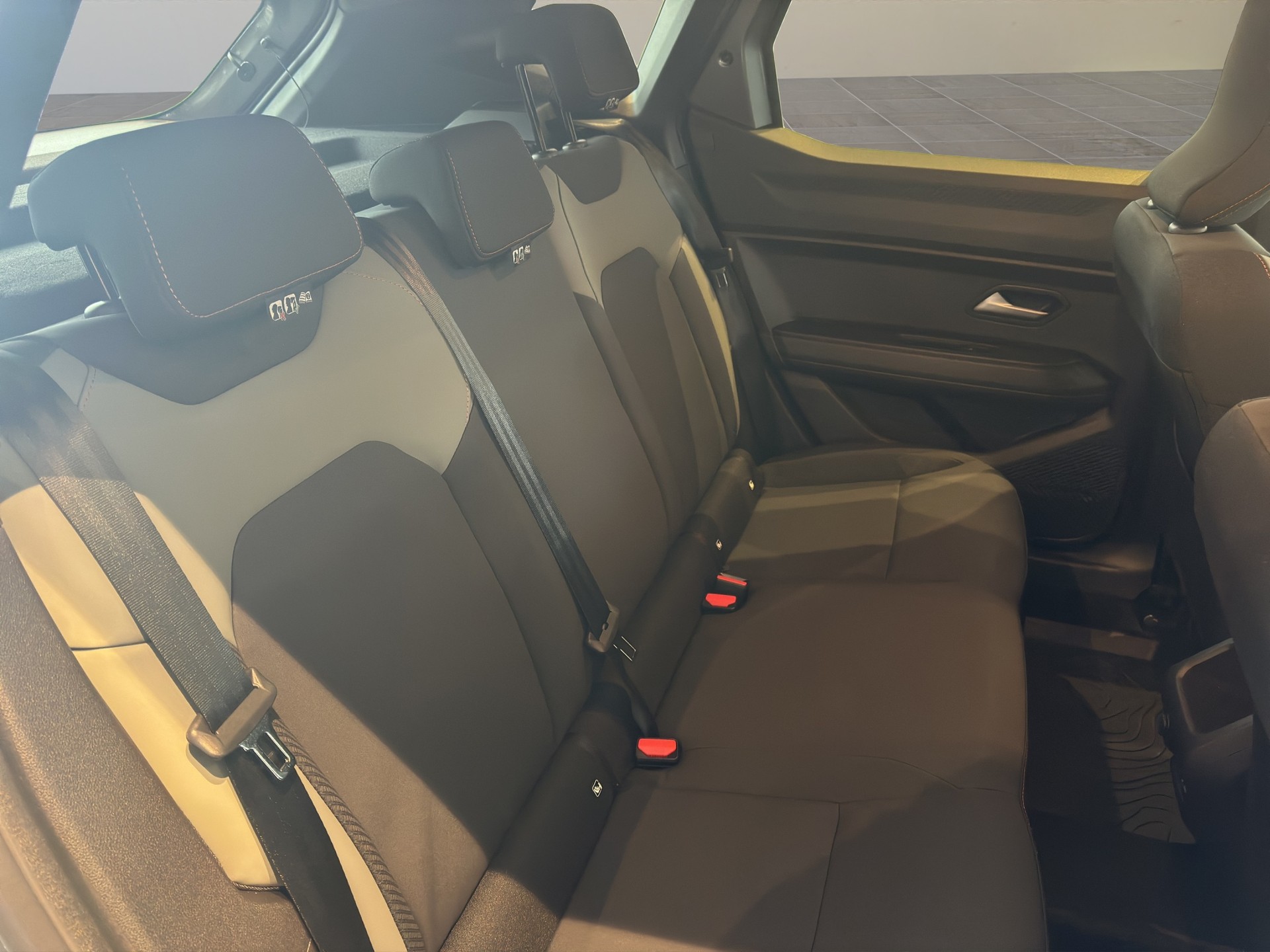 DACIA Duster HEV 155 Extreme-image-17