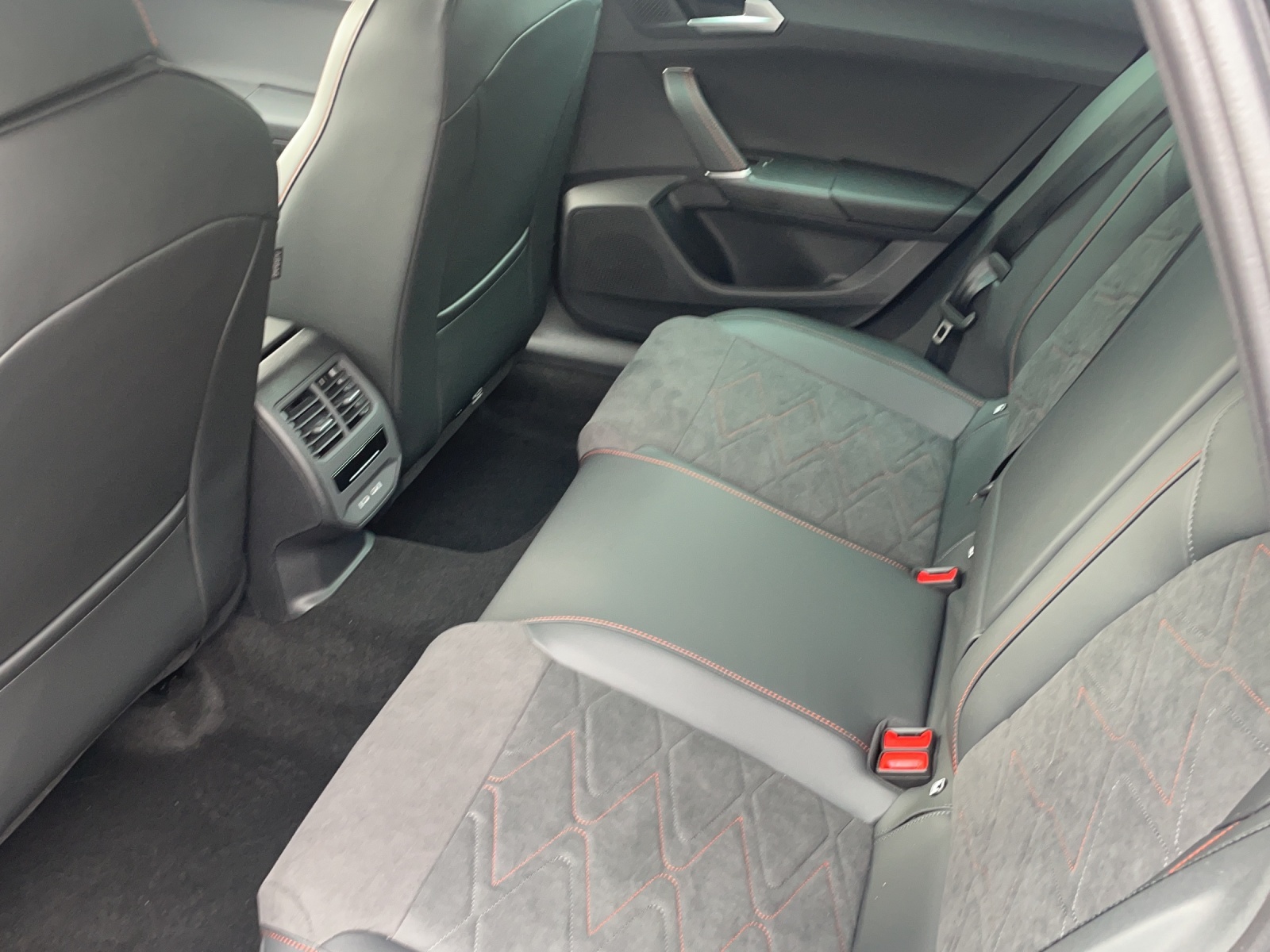 SEAT Leon ST 1.5 eTSI mHEV DSG Move FR-image-7