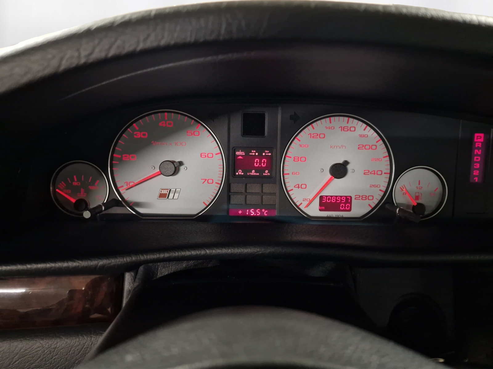 AUDI S6 Avant quattro 4.2-image-7