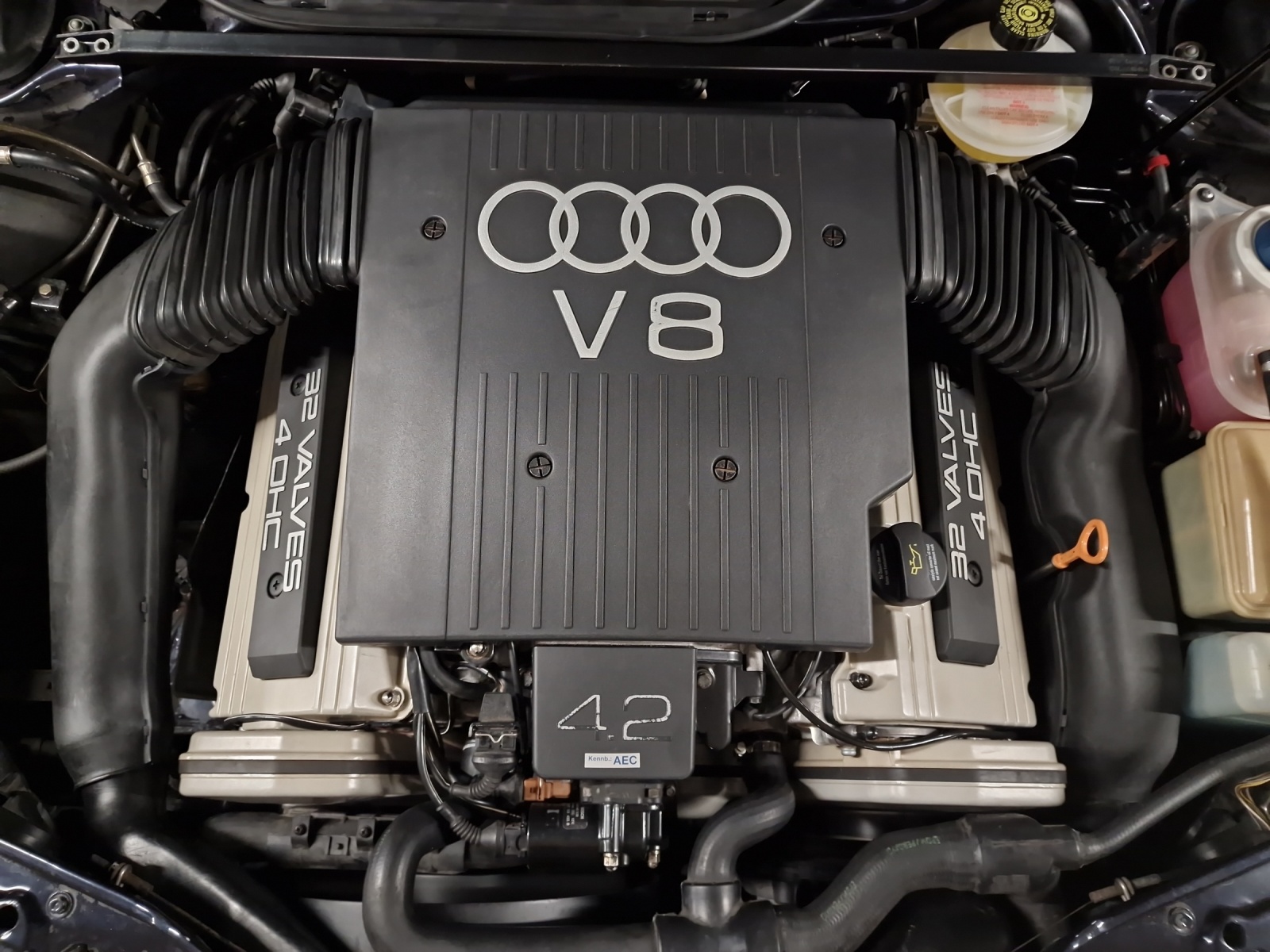 AUDI S6 Avant quattro 4.2-image-15