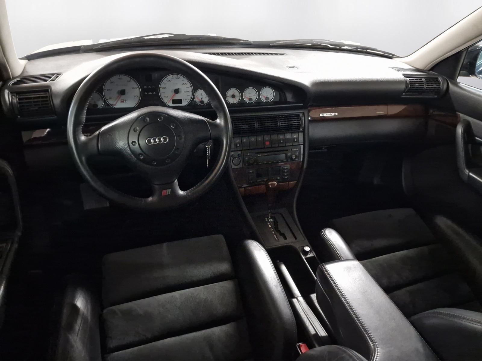 AUDI S6 Avant quattro 4.2-image-6