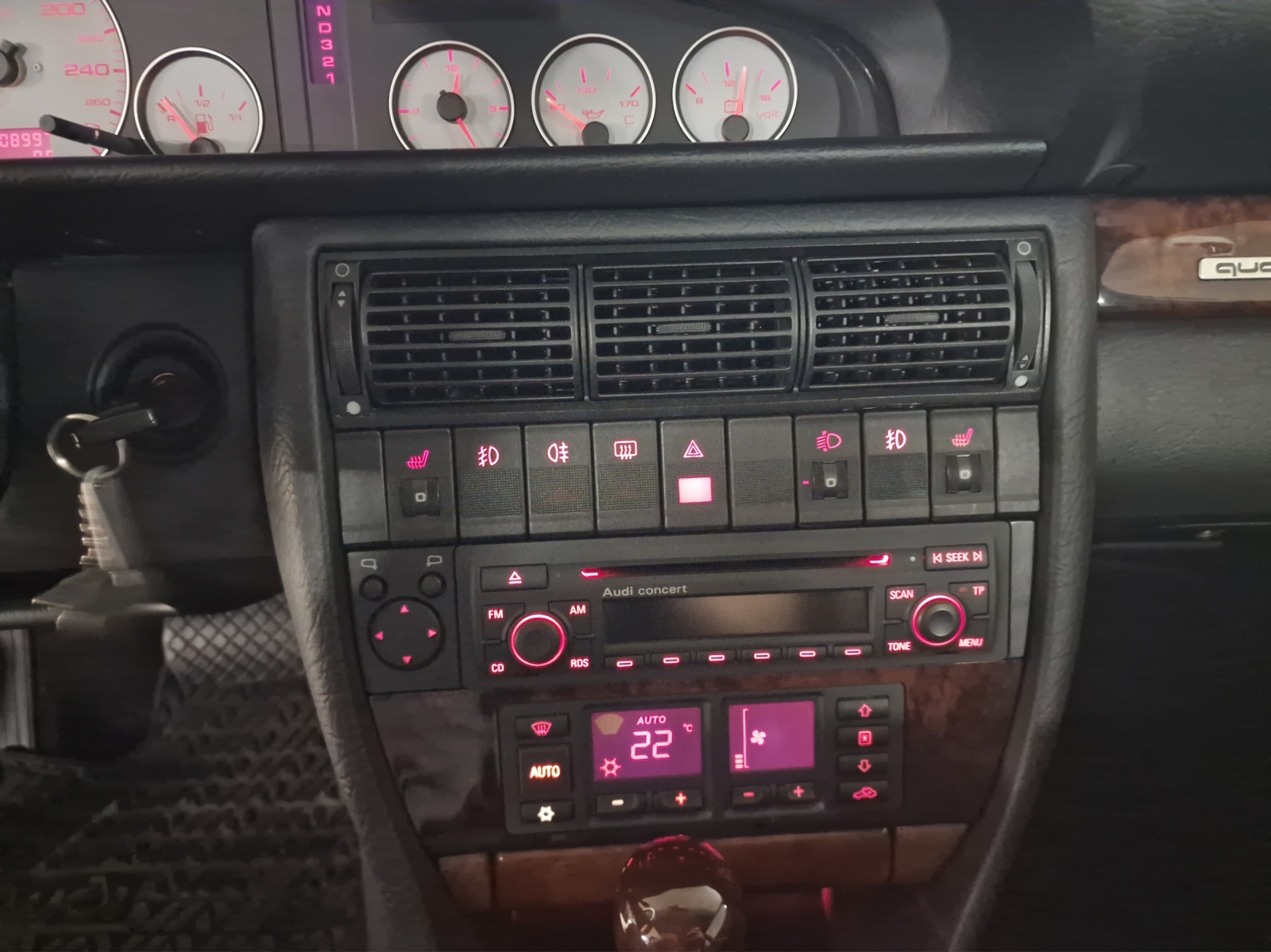 AUDI S6 Avant quattro 4.2-image-8