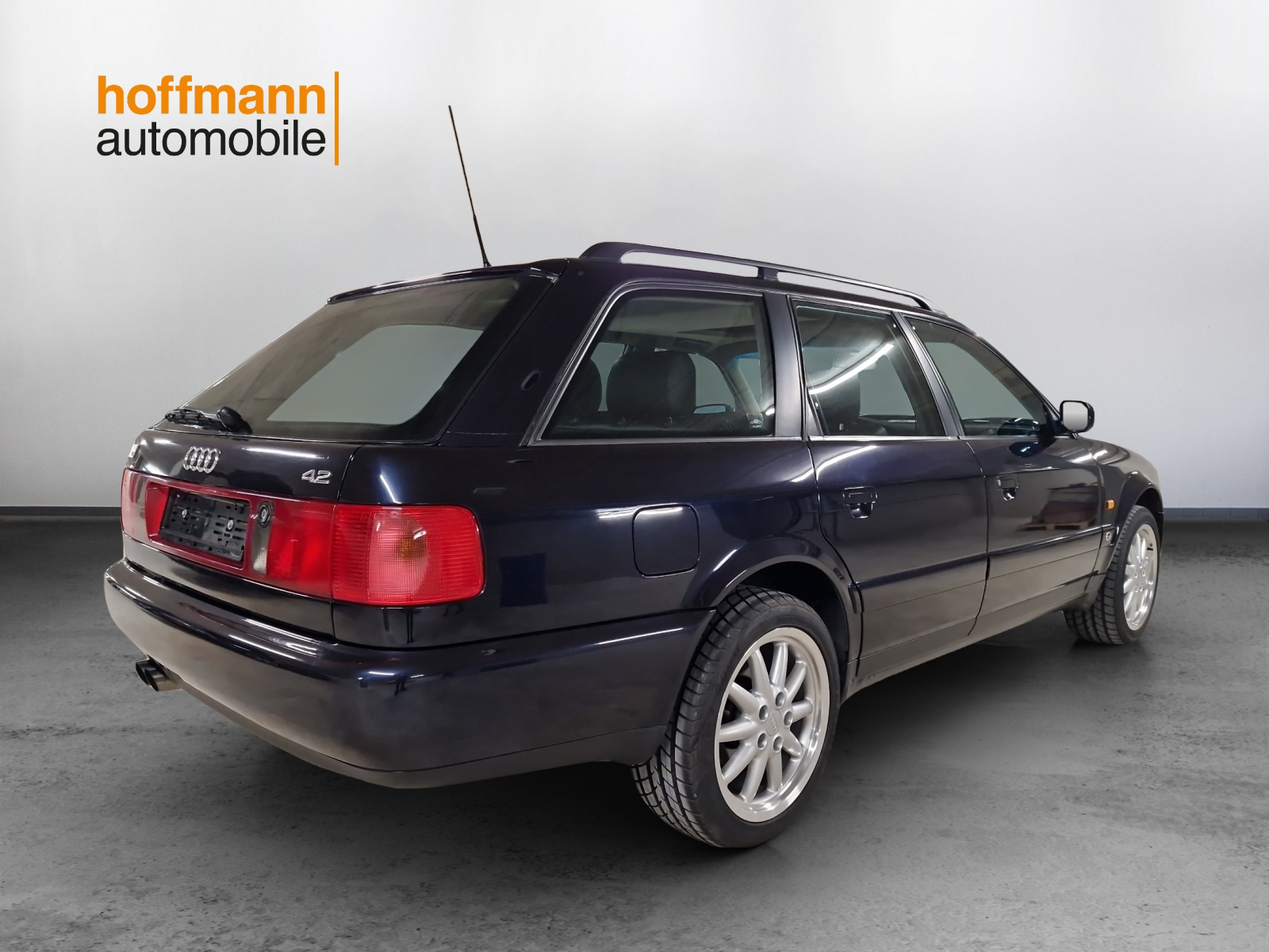 AUDI S6 Avant quattro 4.2-image-3