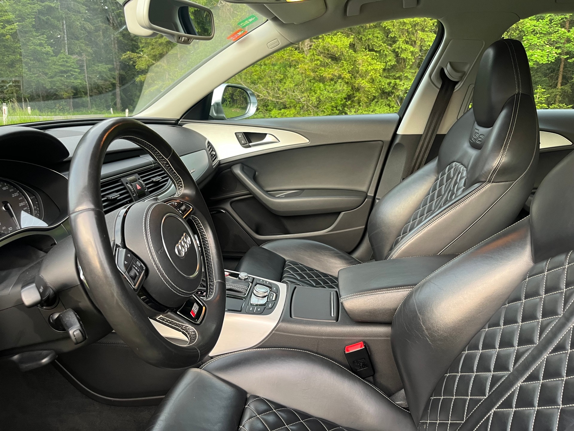 AUDI S6 Avant 4.0 TFSI V8 quattro S-tronic-image-3
