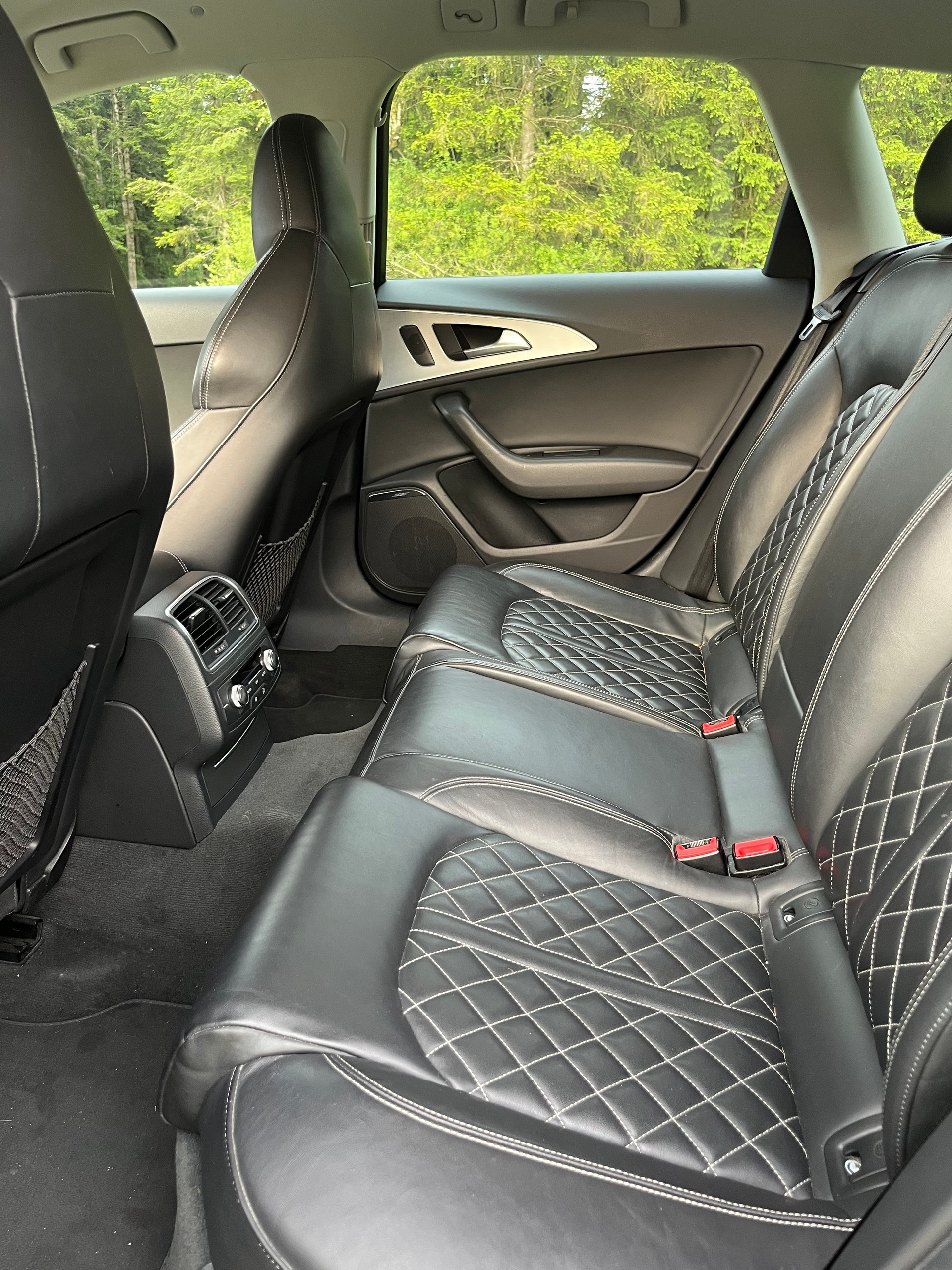 AUDI S6 Avant 4.0 TFSI V8 quattro S-tronic-image-4