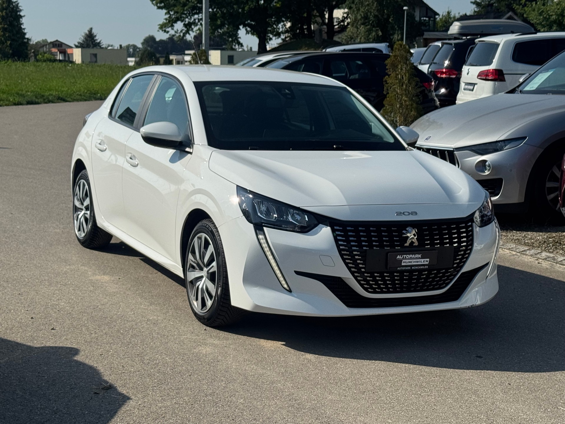 PEUGEOT 208 1.5 BlueHDi Active-image-1