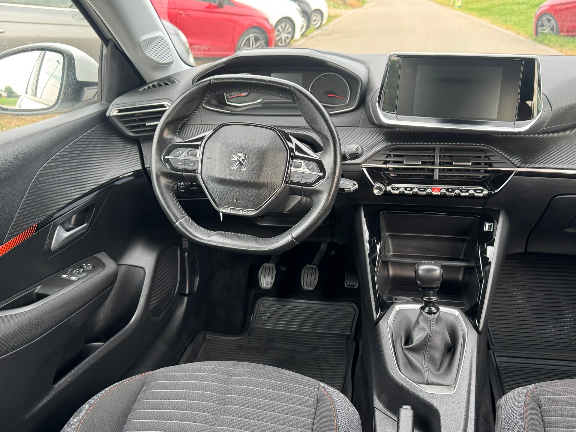 PEUGEOT 208 1.5 BlueHDi Active-image-9