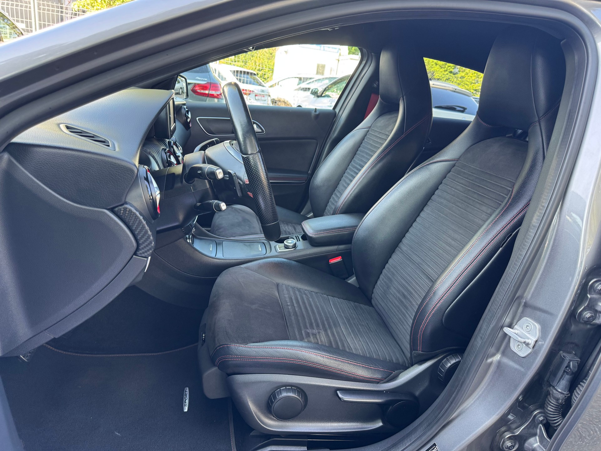 MERCEDES-BENZ A 250 Sport 4Matic 7G-DCT * Leder * Gr. Navi * Xenon * Klima-auto * PDC v&h * Tempomat * Ab MFK 06.2025-image-2