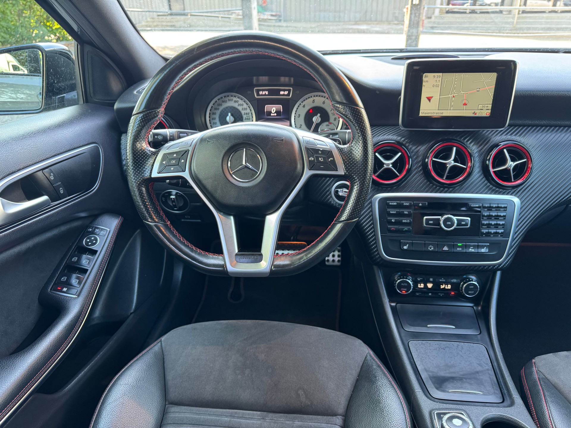 MERCEDES-BENZ A 250 Sport 4Matic 7G-DCT * Leder * Gr. Navi * Xenon * Klima-auto * PDC v&h * Tempomat * Ab MFK 06.2025-image-3