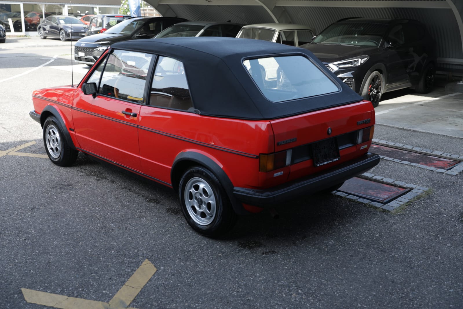 VW Golf 1 Cabrio-image-2