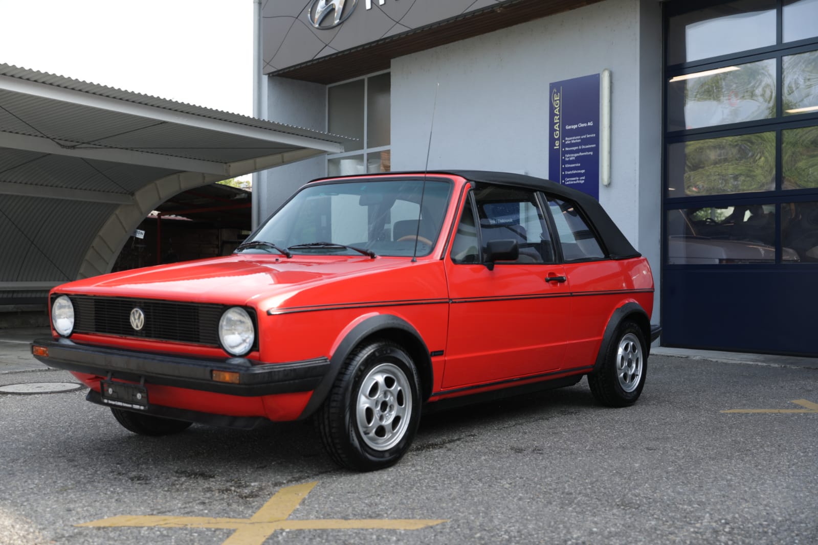 VW Golf 1 Cabrio-image-0