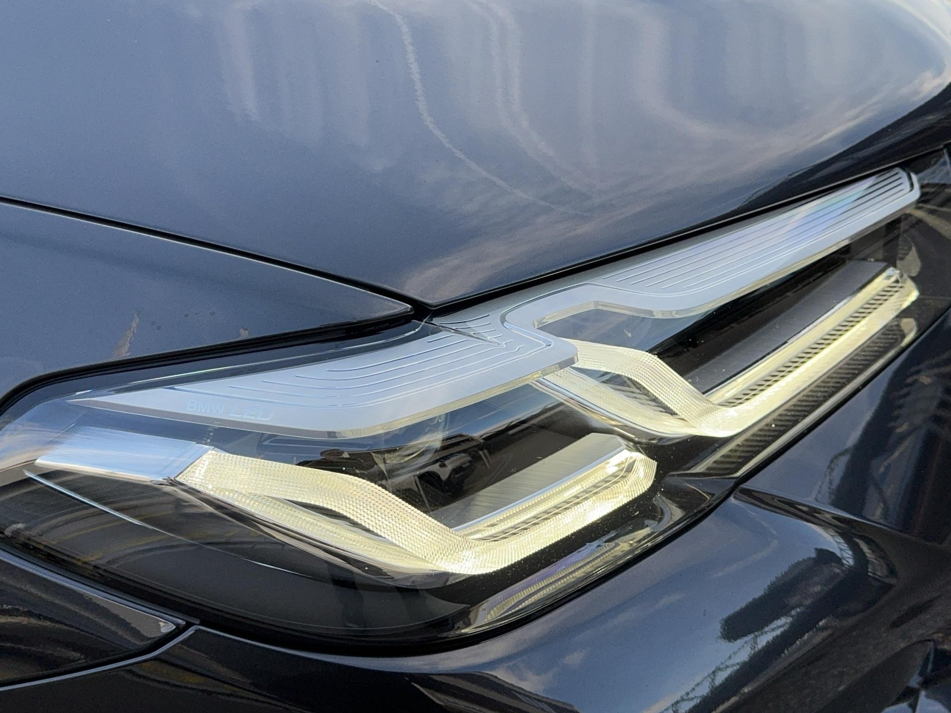 BMW 520d xDrive 48V Touring Pure M Sport Edition-image-8