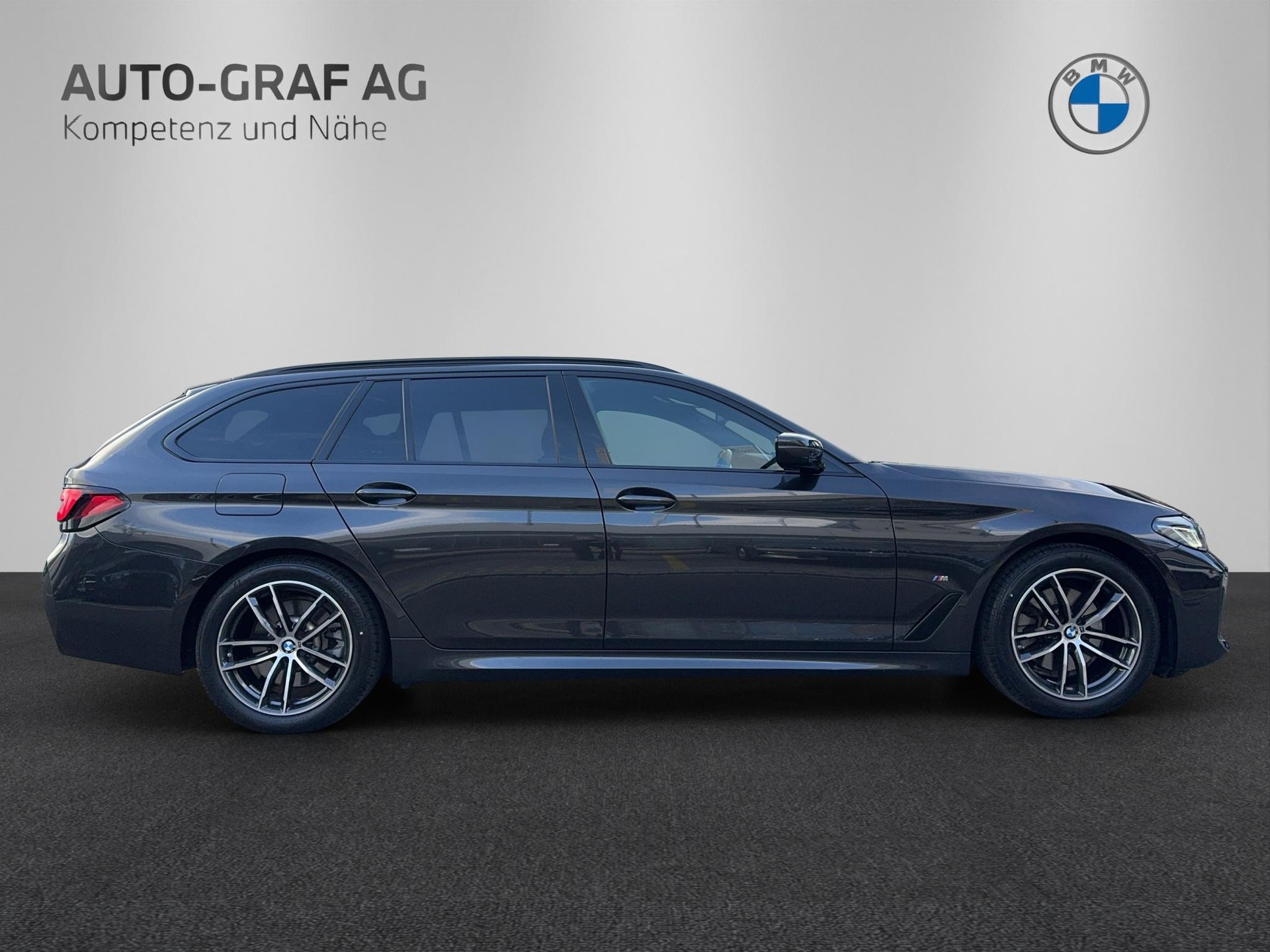 BMW 520d xDrive 48V Touring Pure M Sport Edition-image-5