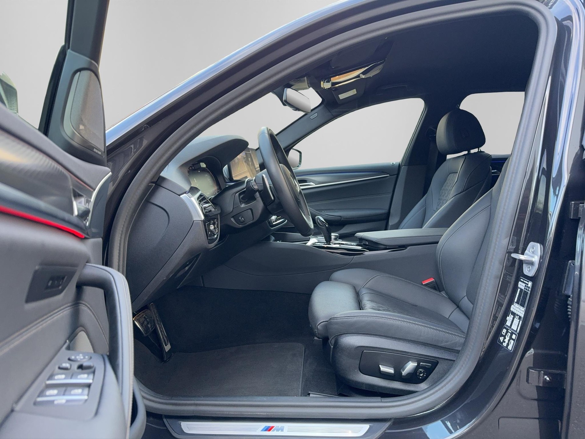 BMW 520d xDrive 48V Touring Pure M Sport Edition-image-10
