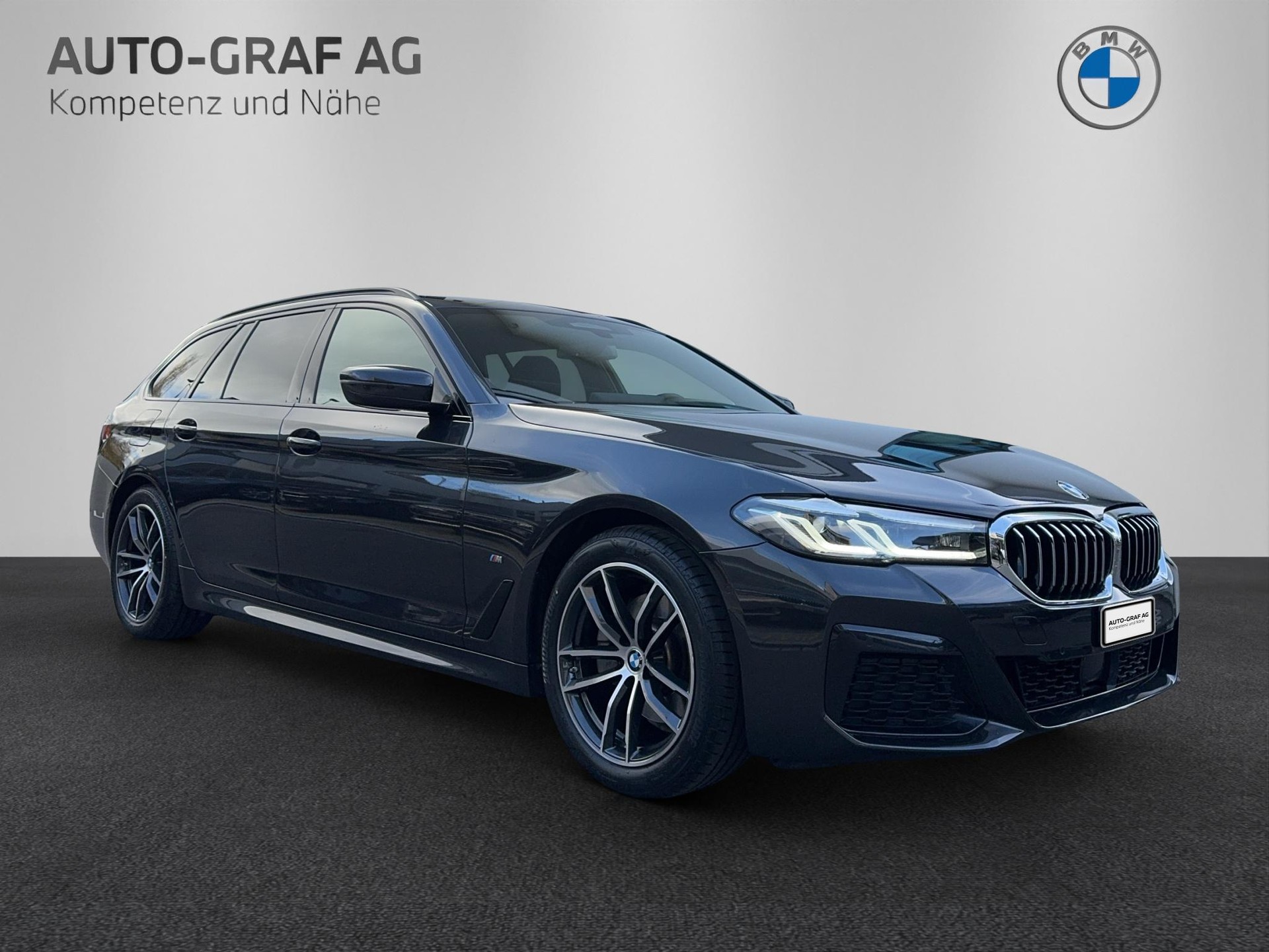 BMW 520d xDrive 48V Touring Pure M Sport Edition-image-6