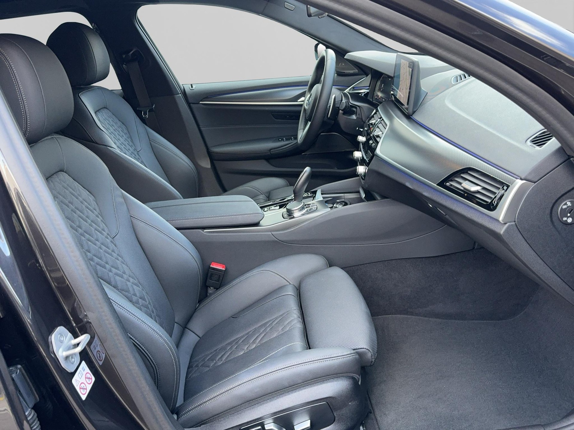 BMW 520d xDrive 48V Touring Pure M Sport Edition-image-16