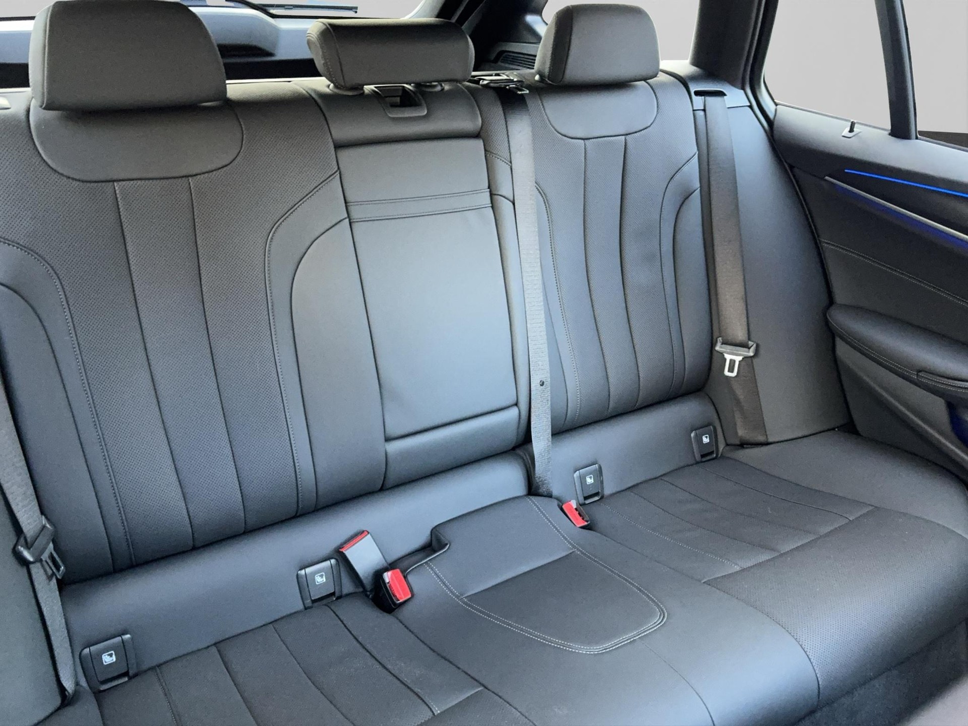 BMW 520d xDrive 48V Touring Pure M Sport Edition-image-18