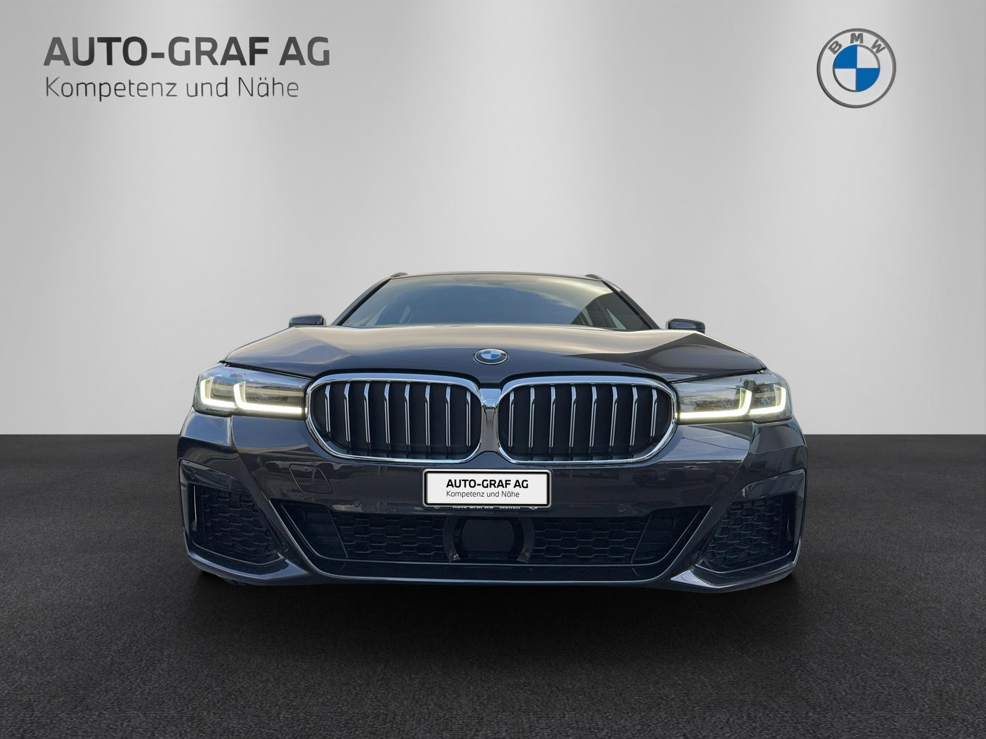 BMW 520d xDrive 48V Touring Pure M Sport Edition-image-7