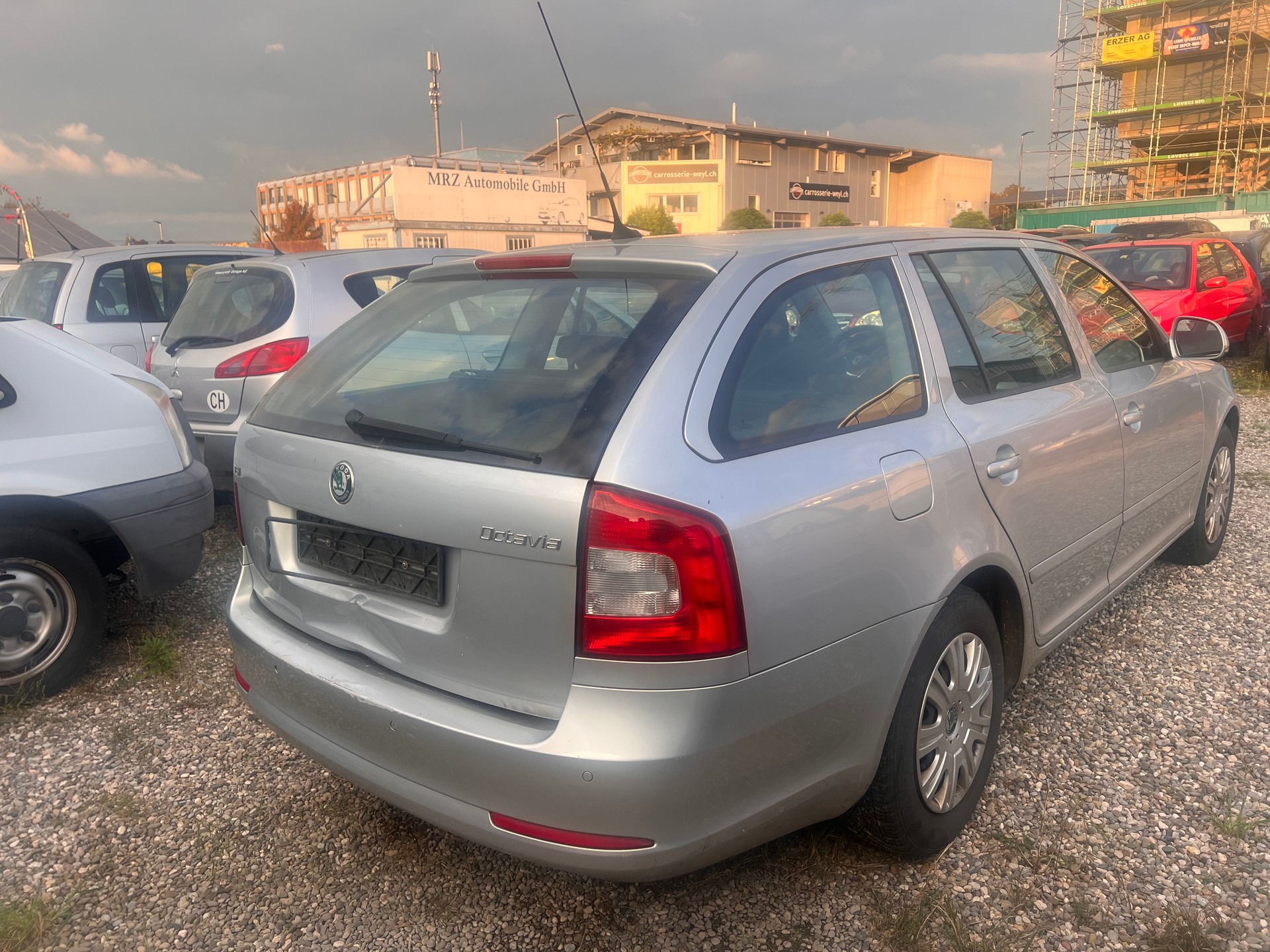 SKODA Octavia Combi 1.4 TSI Ambiente DSG-image-5