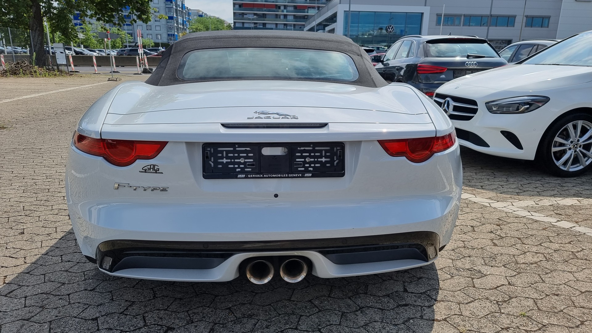 JAGUAR F-Type Convertible 3.0 V6 S/C-image-3