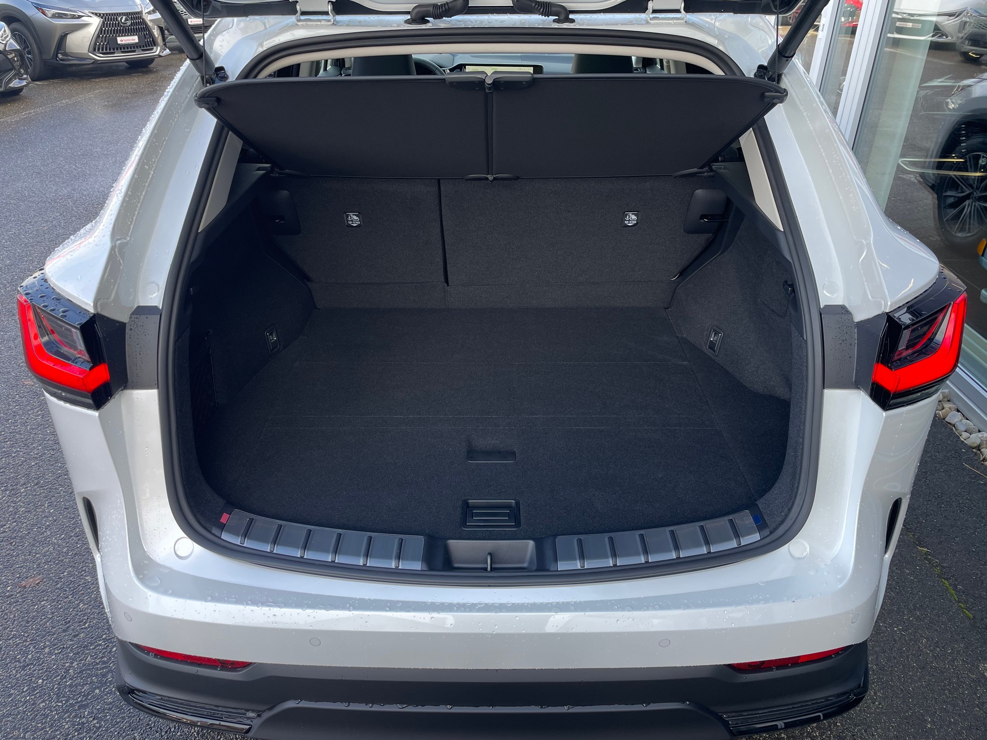 LEXUS NX 450h+ E-FOUR Comfort-image-9