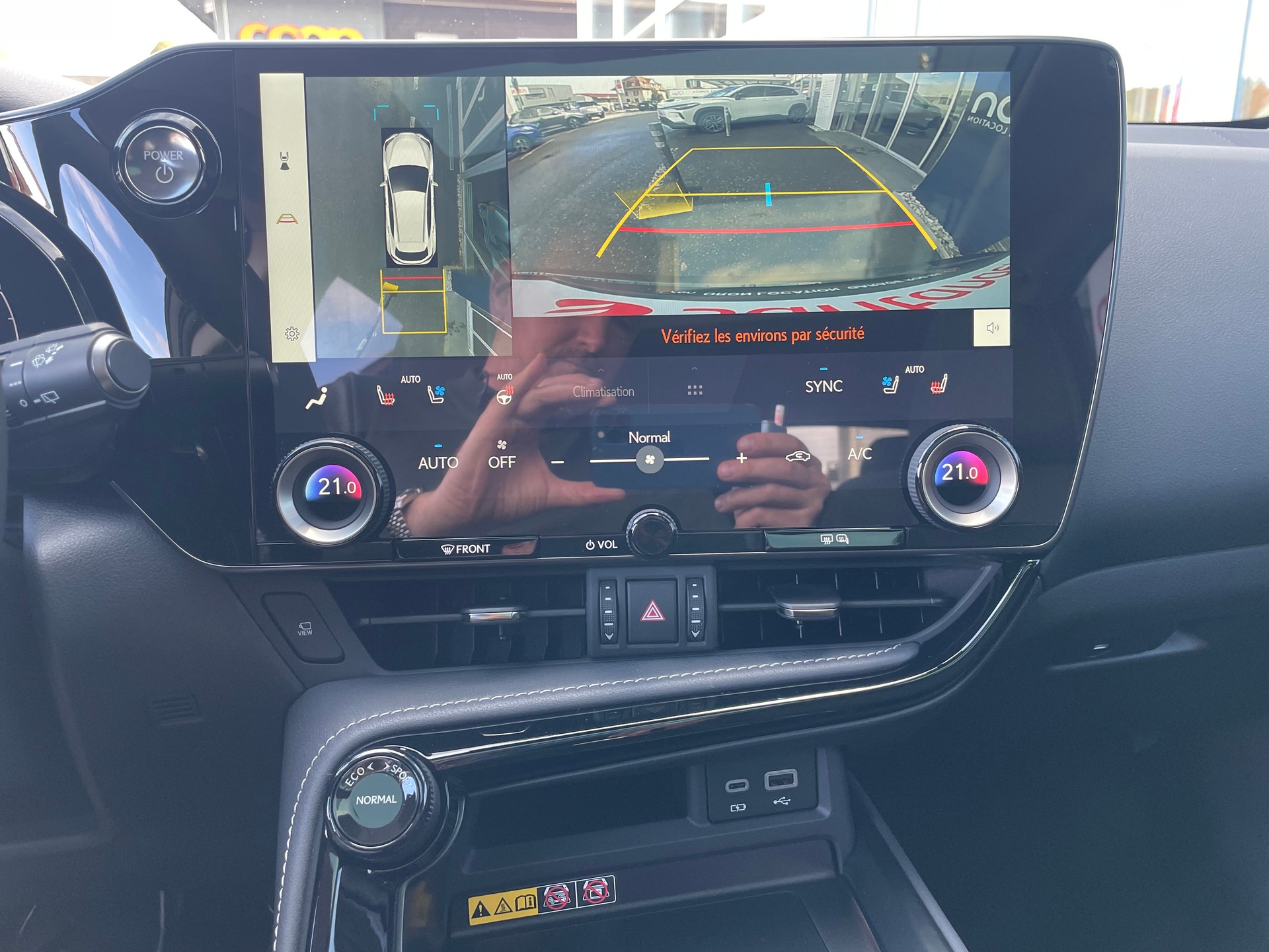 LEXUS NX 450h+ E-FOUR Comfort-image-26
