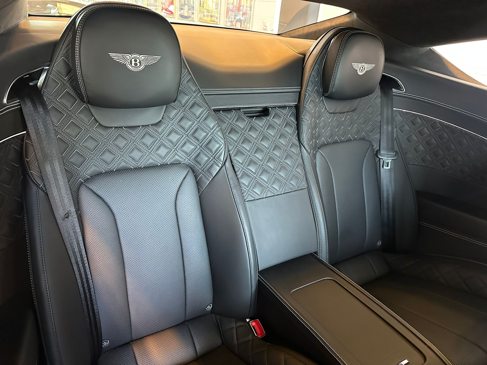 BENTLEY Continental GT 4.0 V8-image-10