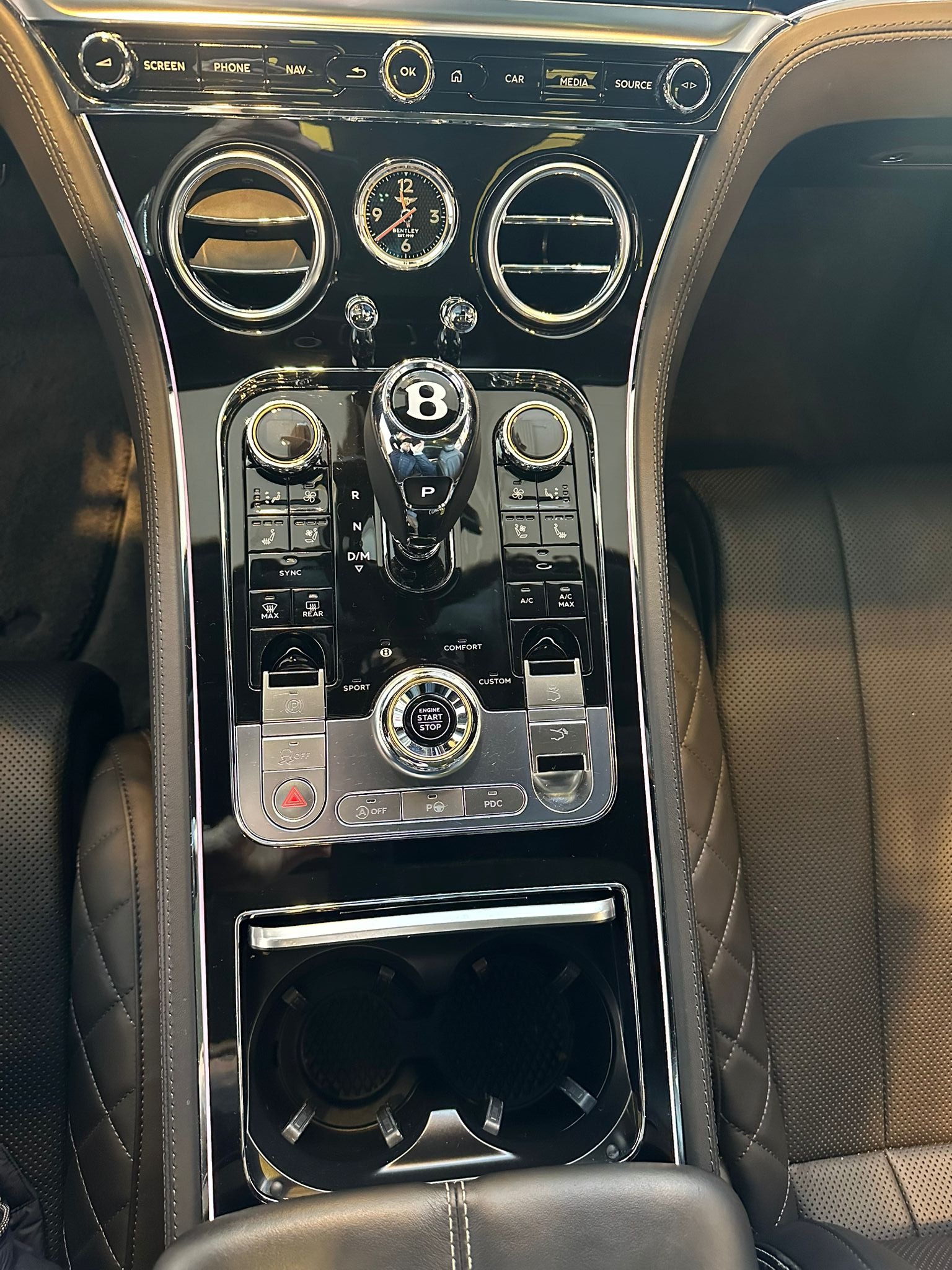 BENTLEY Continental GT 4.0 V8-image-13